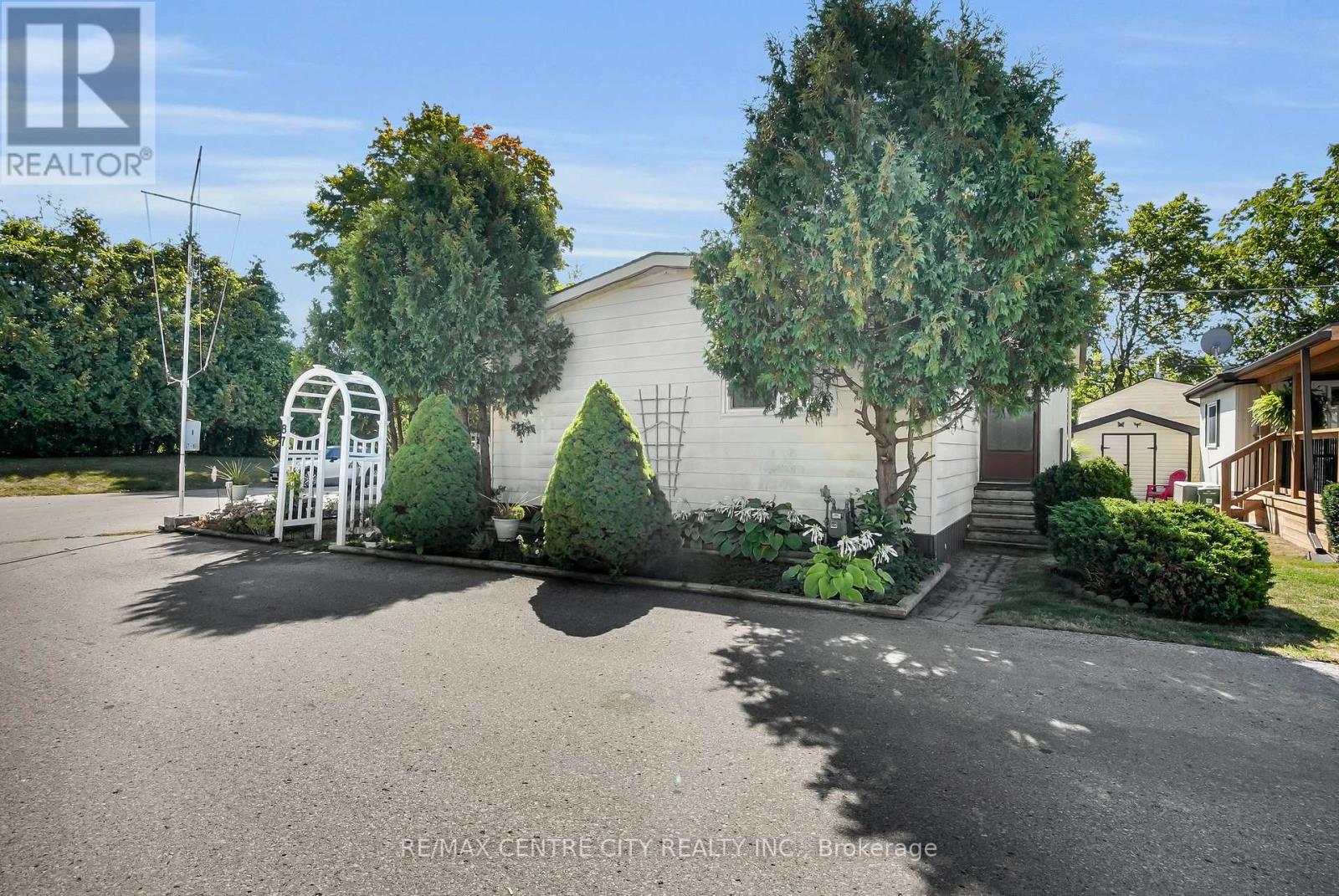 87 - 198 Springbank Drive, London South, Ontario  N6J 1G1 - Photo 4 - X12400671