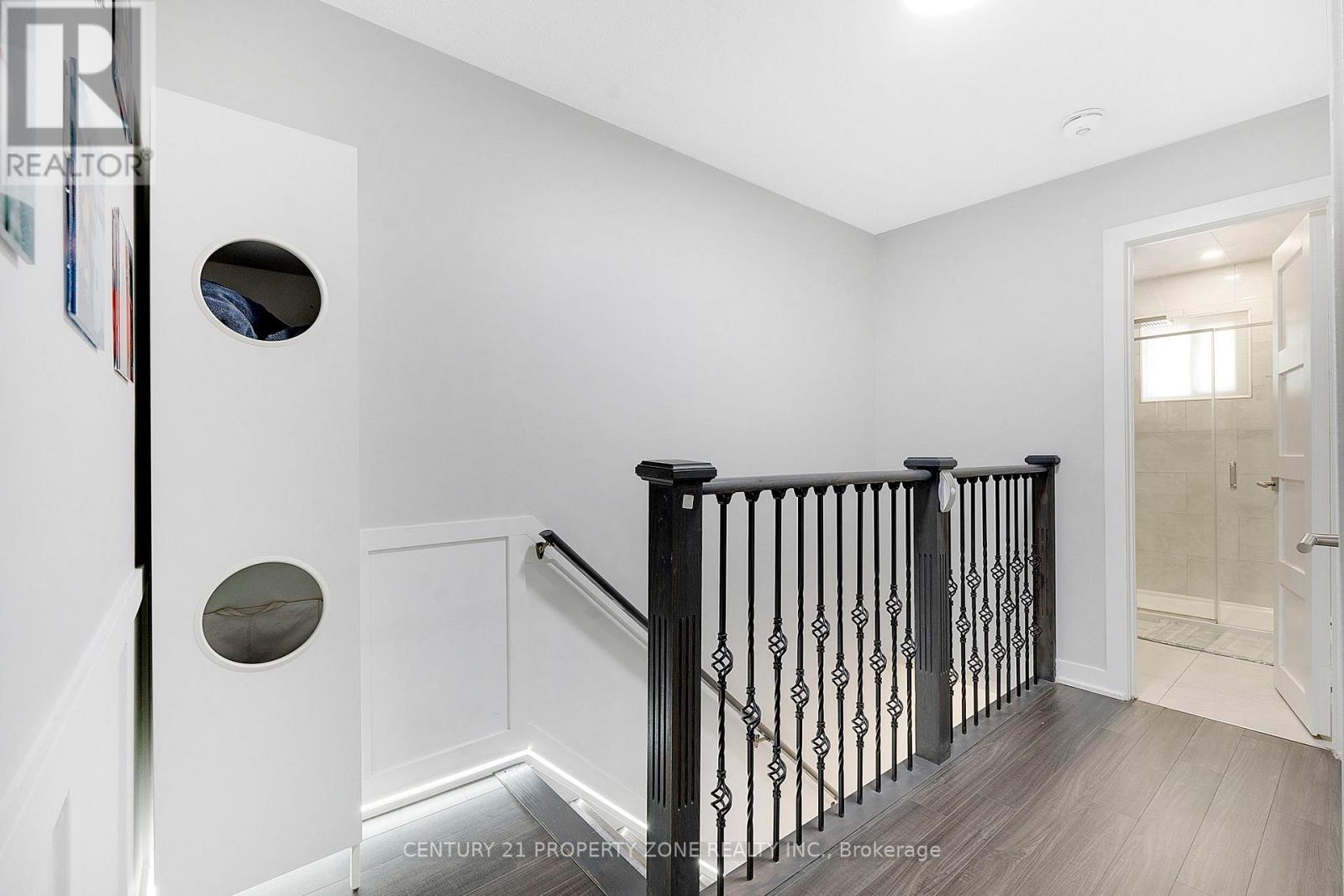 90 Enmount Drive, Brampton, Ontario  L6T 4C9 - Photo 11 - W12398755