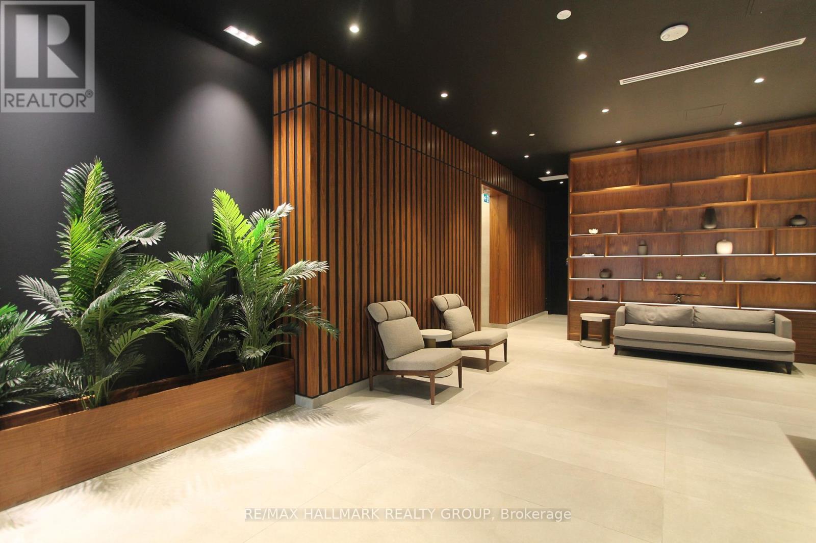 1108 - 340 Queen Street, Ottawa, Ontario  K1S 4E6 - Photo 2 - X12400684