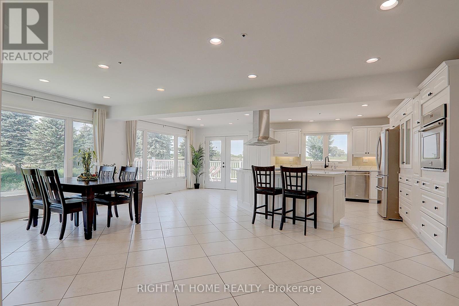 1008 Mount Albert Road, East Gwillimbury, Ontario  L0G 1V0 - Photo 13 - N12400472
