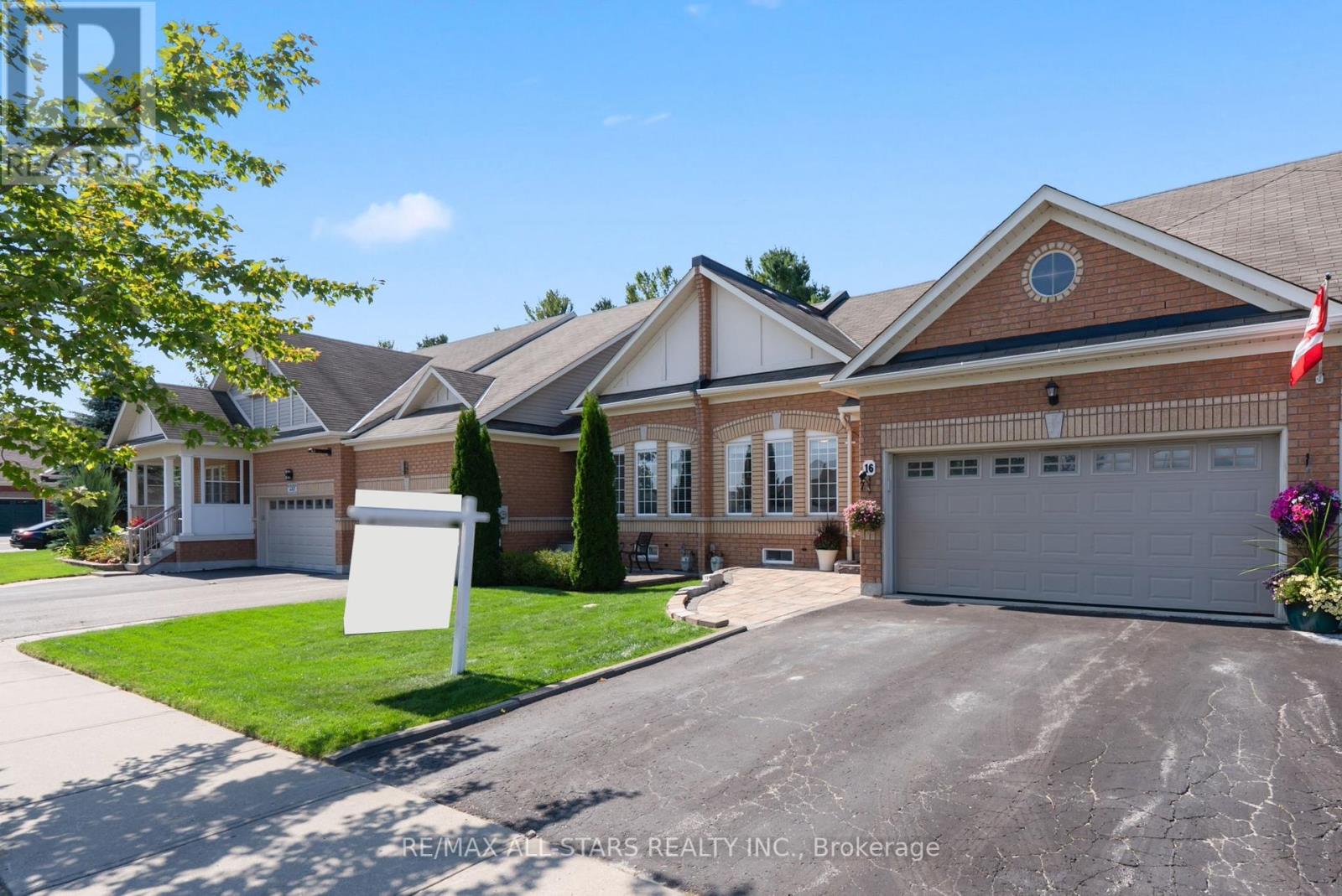 16 NORM GOODSPEED DRIVE, Uxbridge, Ontario