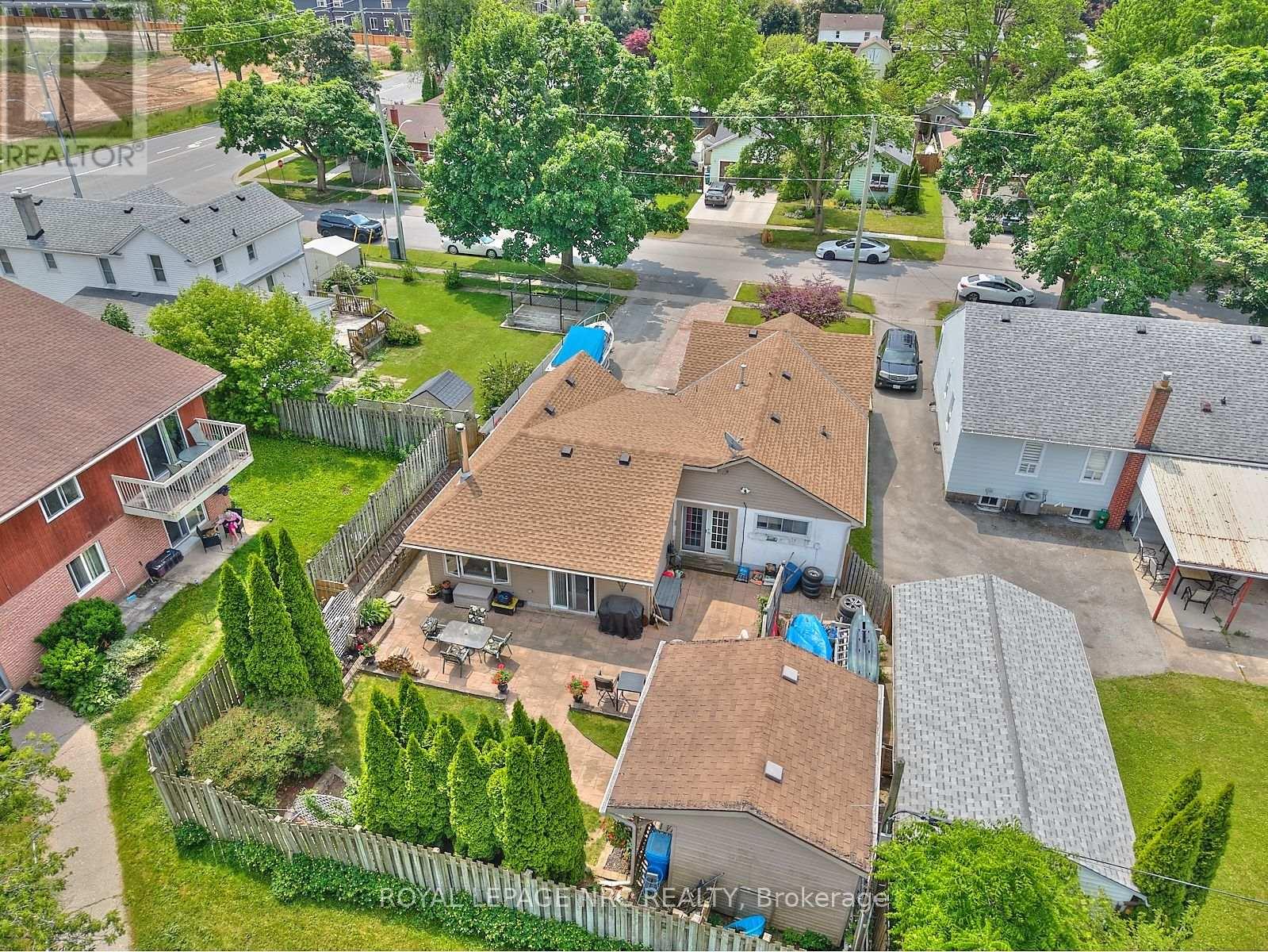 6947 Garden Street, Niagara Falls, Ontario  L2G 1H8 - Photo 2 - X12400690