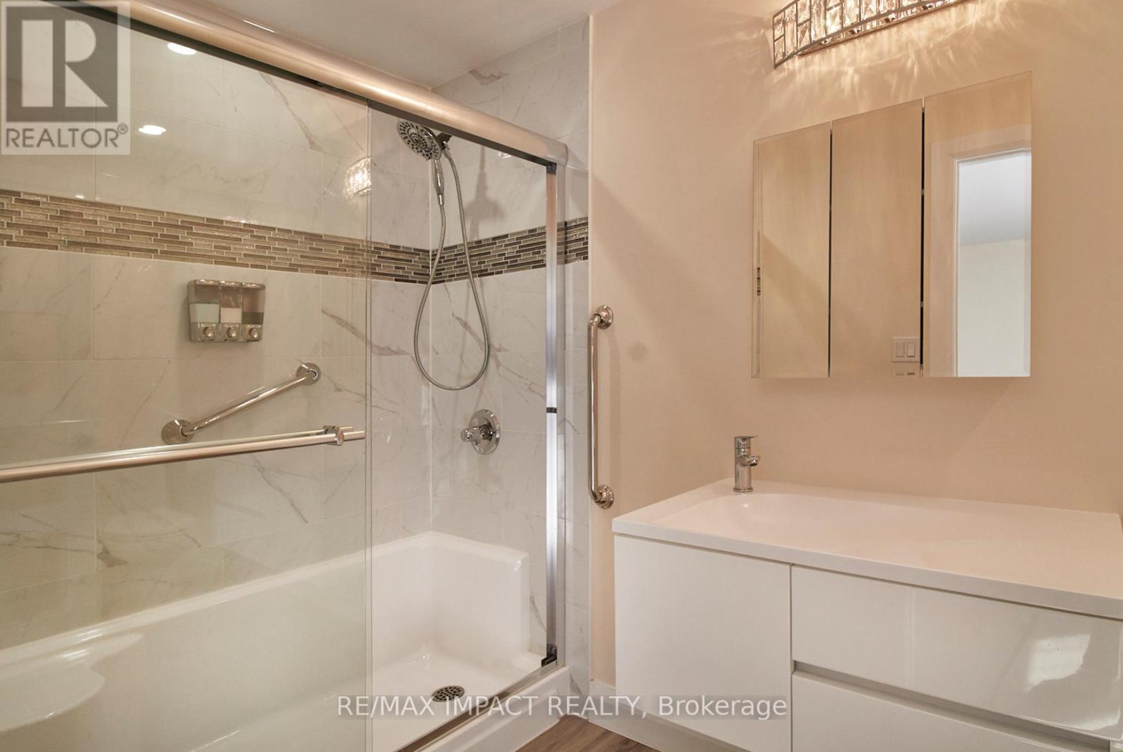 214 Marigold Avenue, Oshawa, Ontario  L1G 3G3 - Photo 21 - E12400626