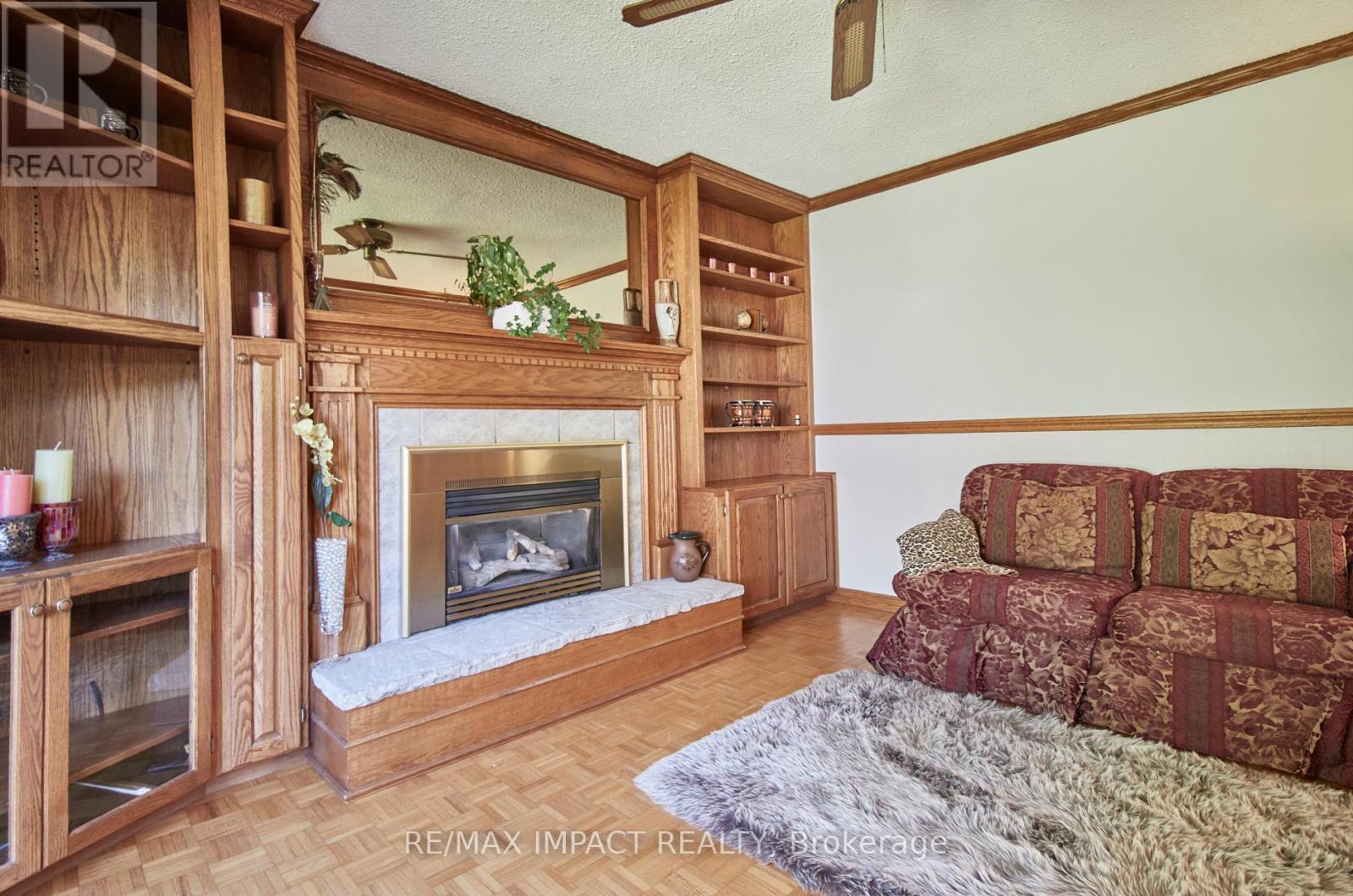 214 Marigold Avenue, Oshawa, Ontario  L1G 3G3 - Photo 7 - E12400626
