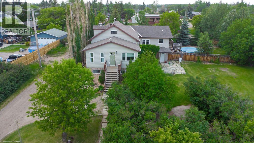 4th Street E /76 Ross Avenue, Lashburn, Saskatchewan  S0M 1H0 - Photo 2 - A2232657