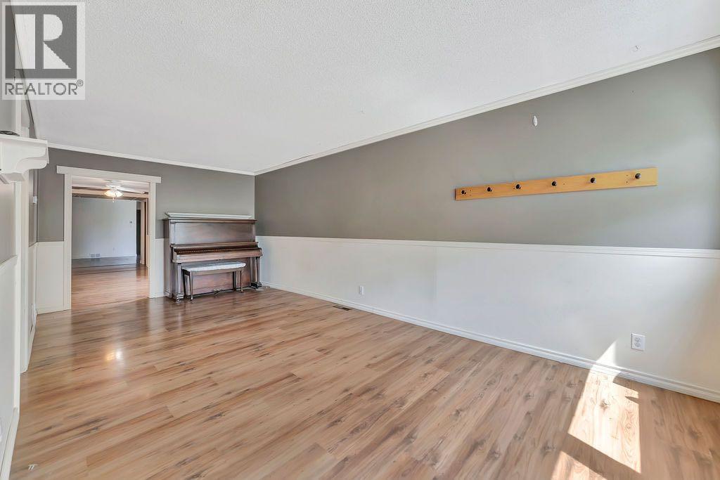 4th Street E /76 Ross Avenue, Lashburn, Saskatchewan  S0M 1H0 - Photo 7 - A2232657