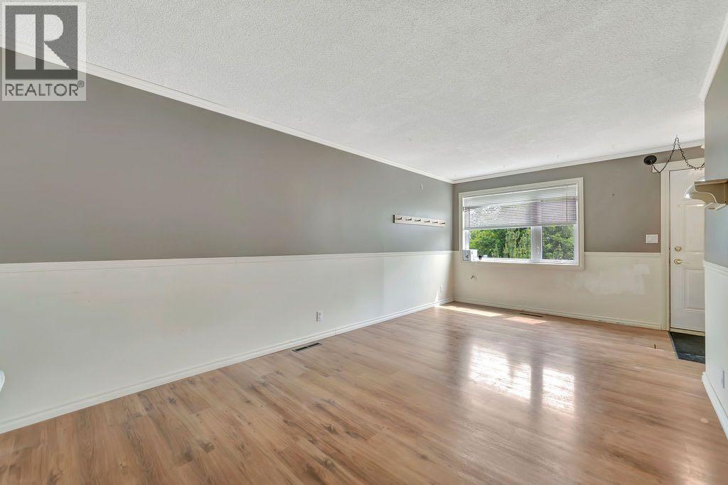 4th Street E /76 Ross Avenue, Lashburn, Saskatchewan  S0M 1H0 - Photo 8 - A2232657