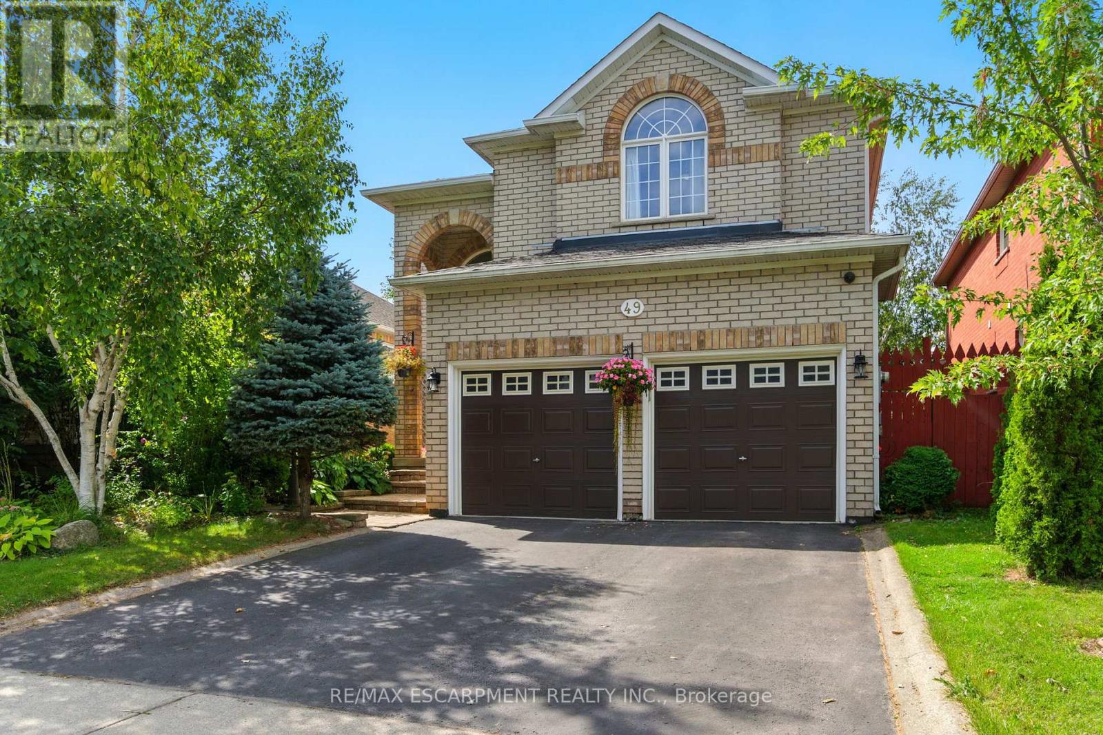49 JOHNSON CRESCENT, Halton Hills, Ontario
