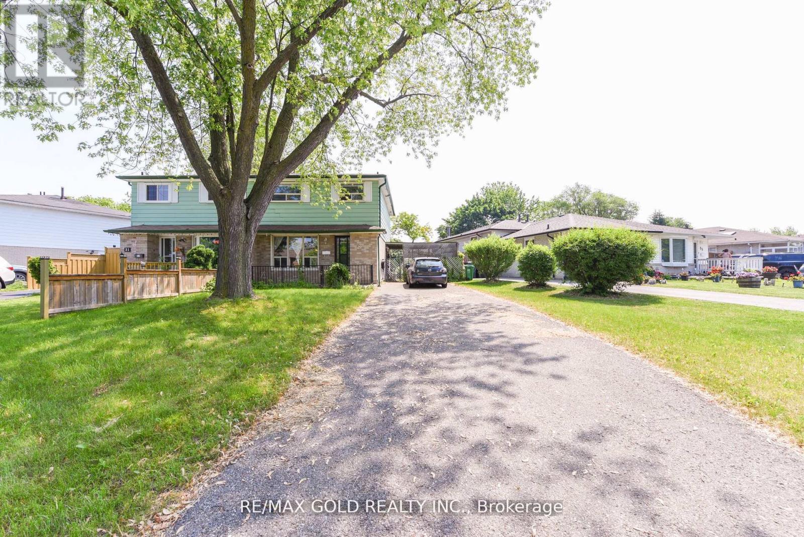 29 Glenmore Crescent, Brampton, Ontario  L6S 1H9 - Photo 1 - W12400476