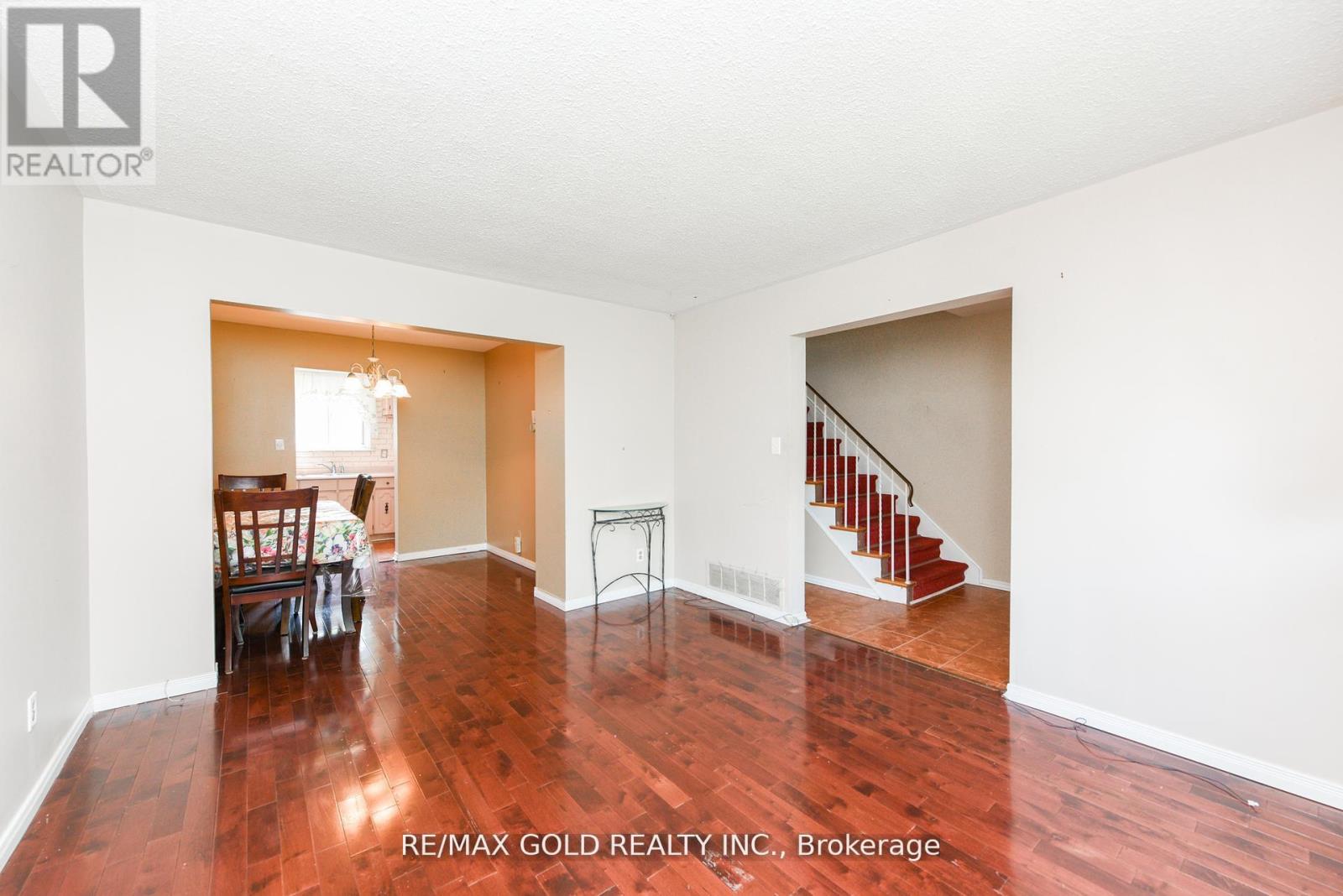 29 Glenmore Crescent, Brampton, Ontario  L6S 1H9 - Photo 10 - W12400476