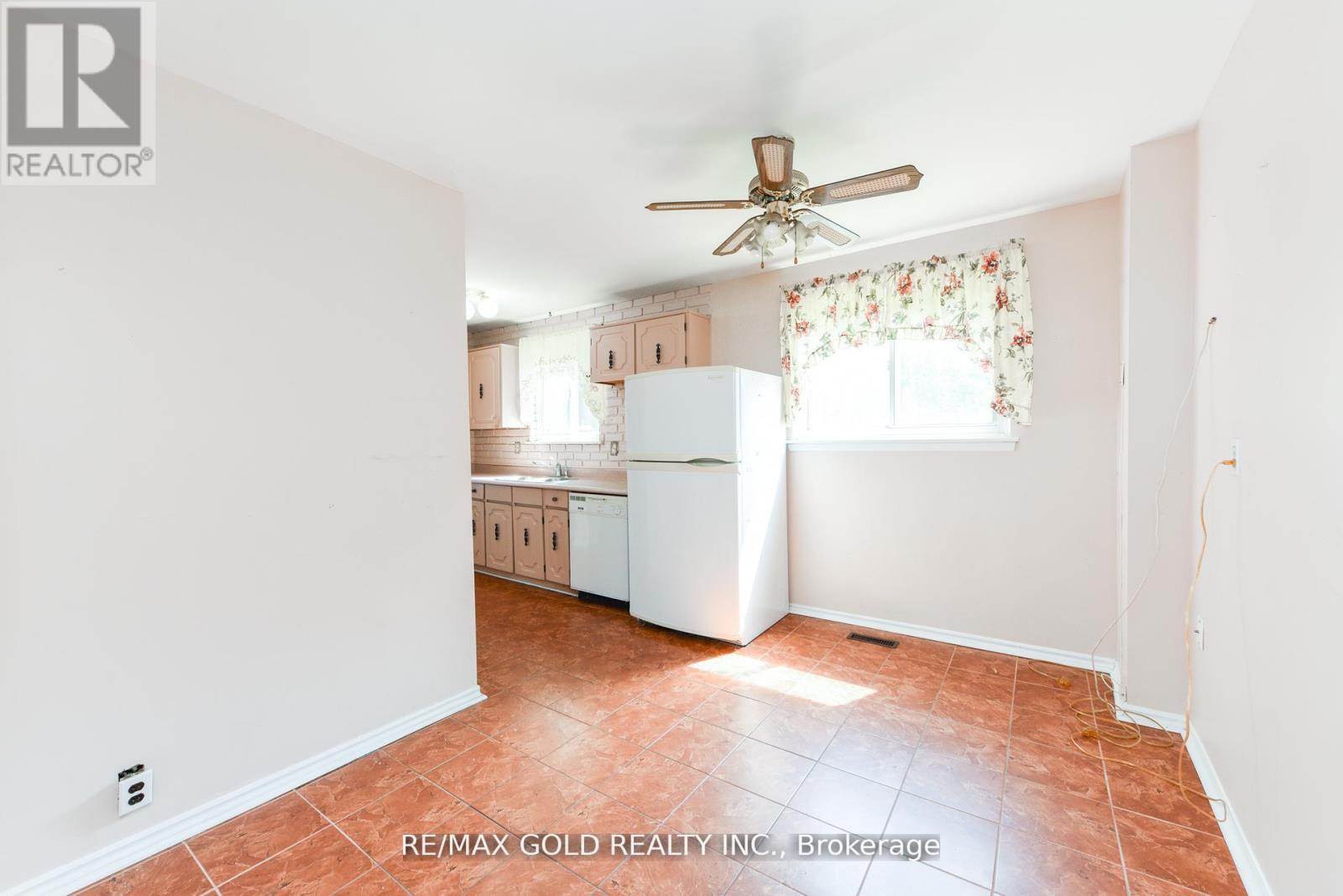29 Glenmore Crescent, Brampton, Ontario  L6S 1H9 - Photo 15 - W12400476