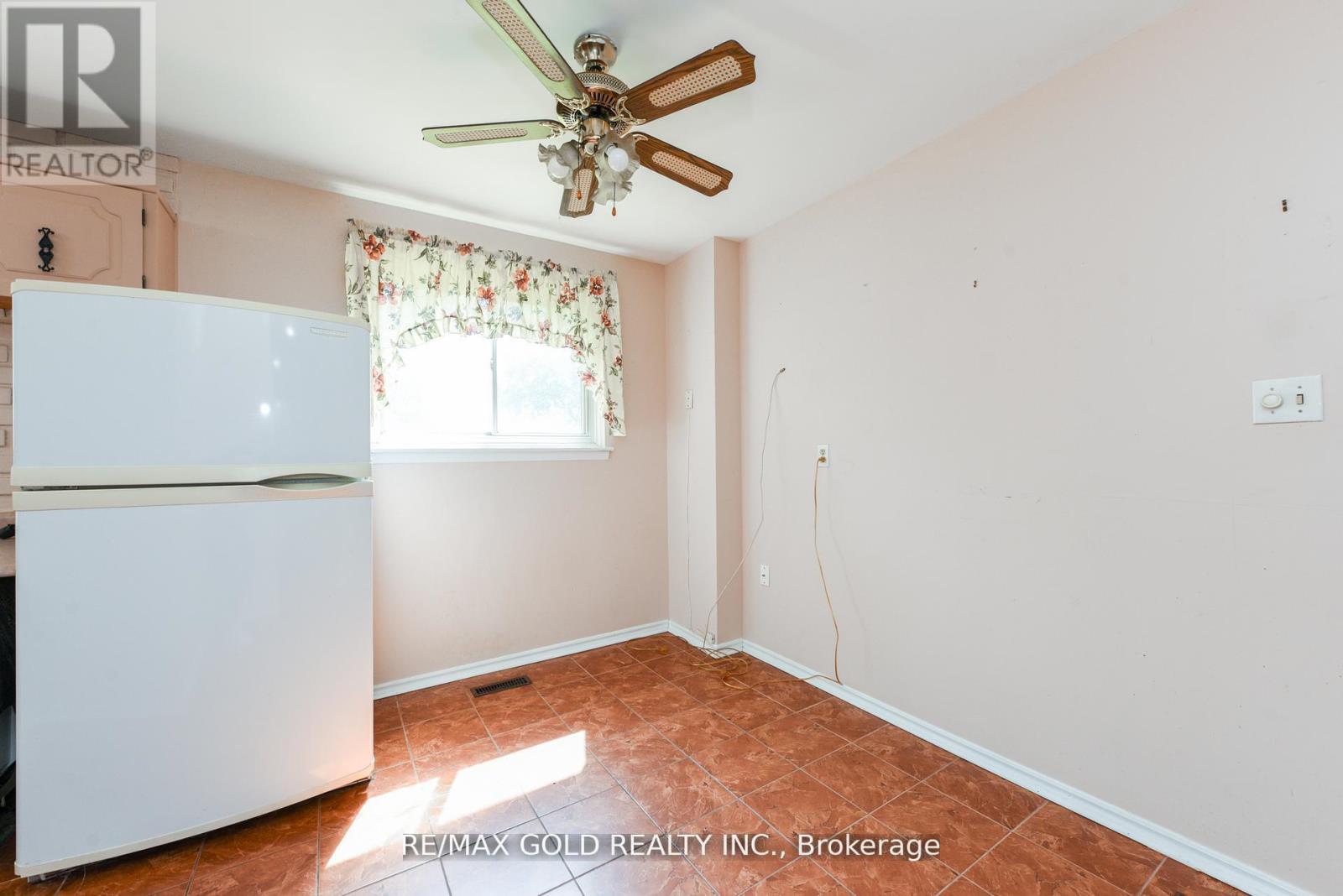 29 Glenmore Crescent, Brampton, Ontario  L6S 1H9 - Photo 16 - W12400476