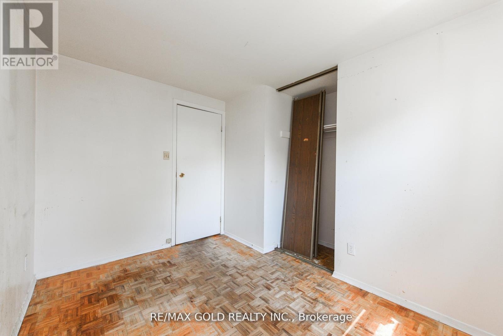 29 Glenmore Crescent, Brampton, Ontario  L6S 1H9 - Photo 23 - W12400476