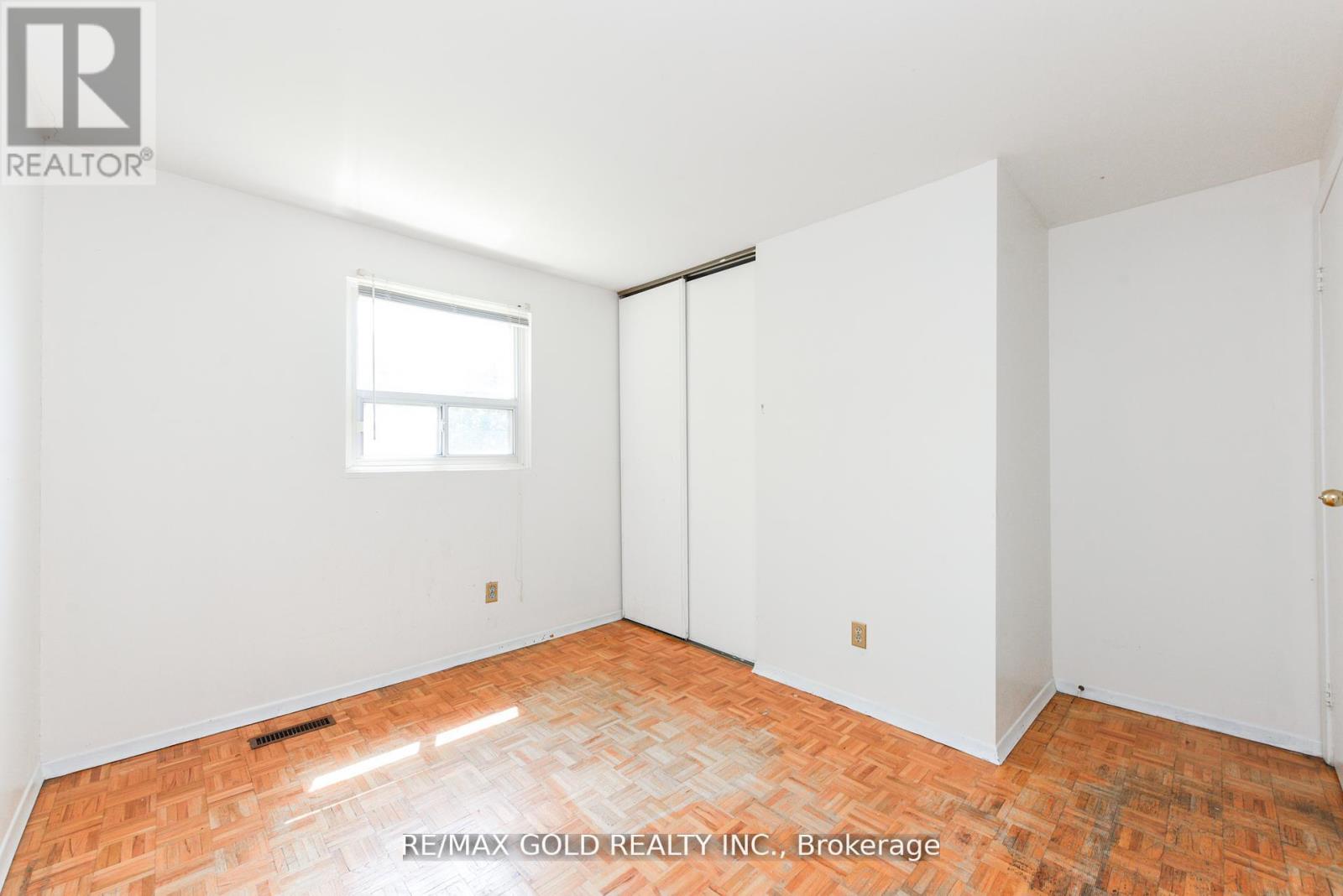 29 Glenmore Crescent, Brampton, Ontario  L6S 1H9 - Photo 24 - W12400476