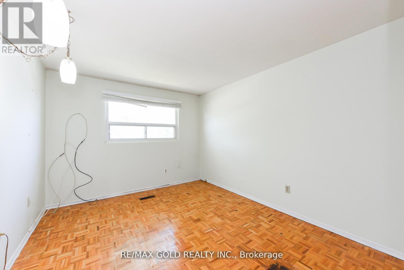 29 Glenmore Crescent, Brampton, Ontario  L6S 1H9 - Photo 27 - W12400476