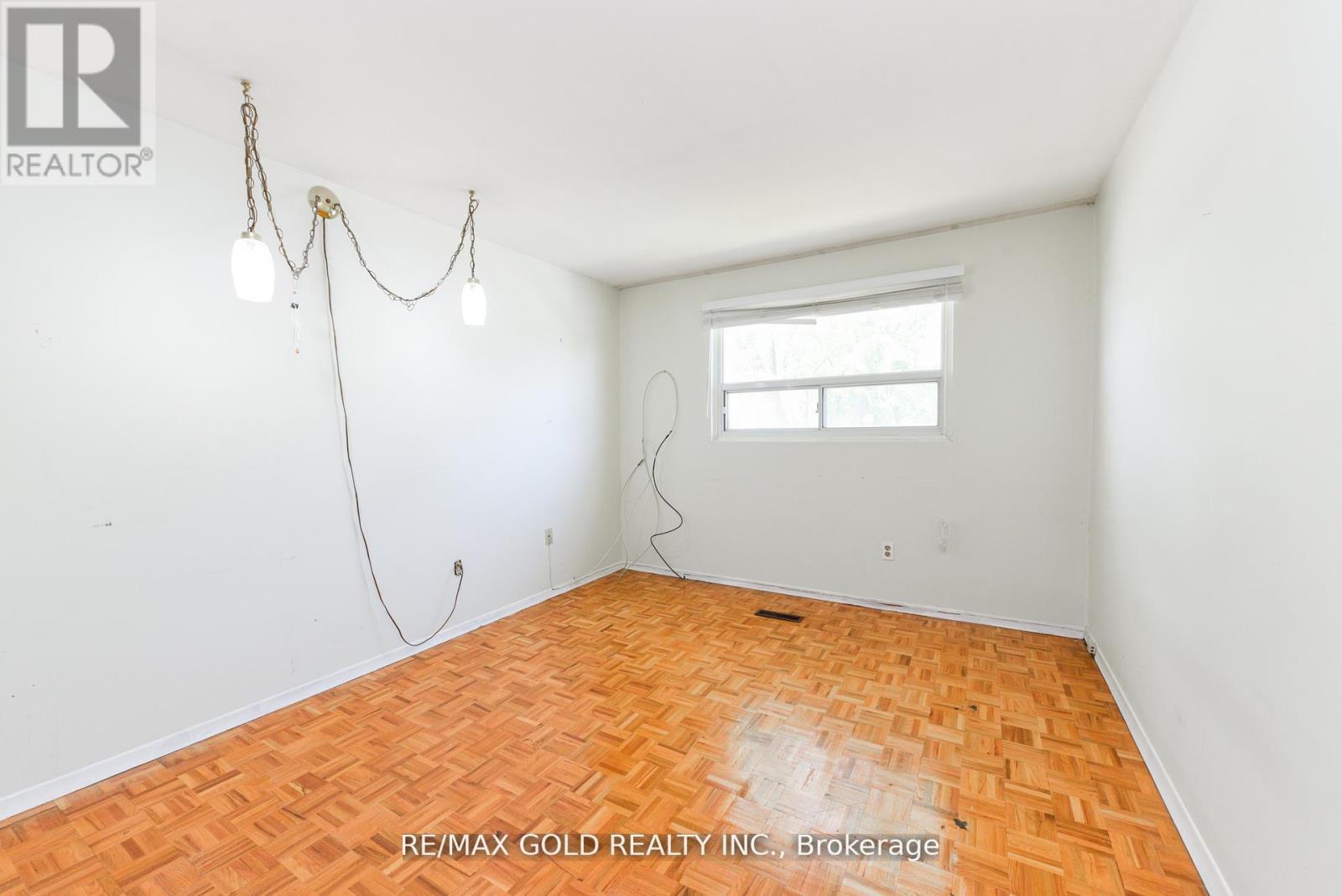 29 Glenmore Crescent, Brampton, Ontario  L6S 1H9 - Photo 28 - W12400476