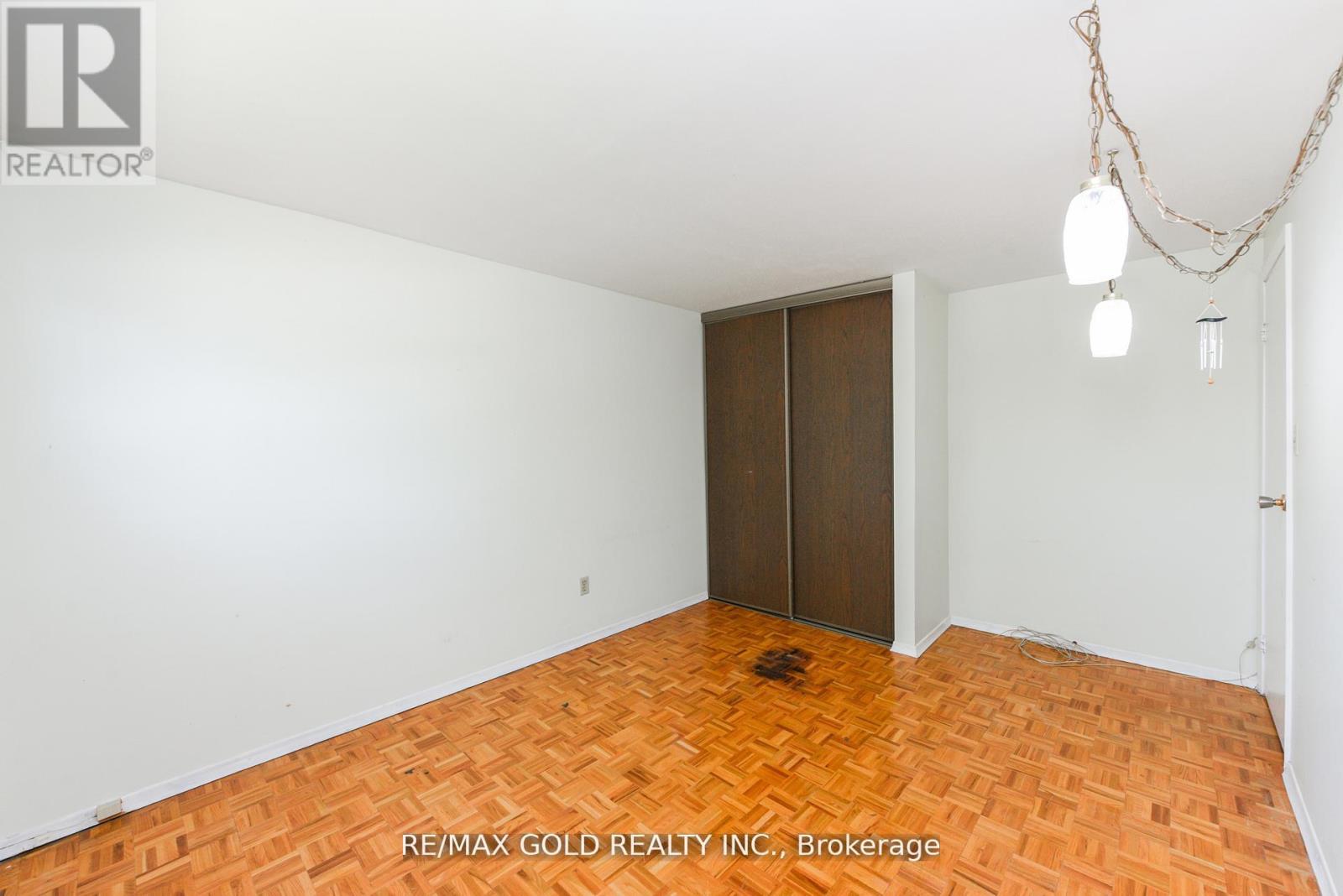 29 Glenmore Crescent, Brampton, Ontario  L6S 1H9 - Photo 30 - W12400476