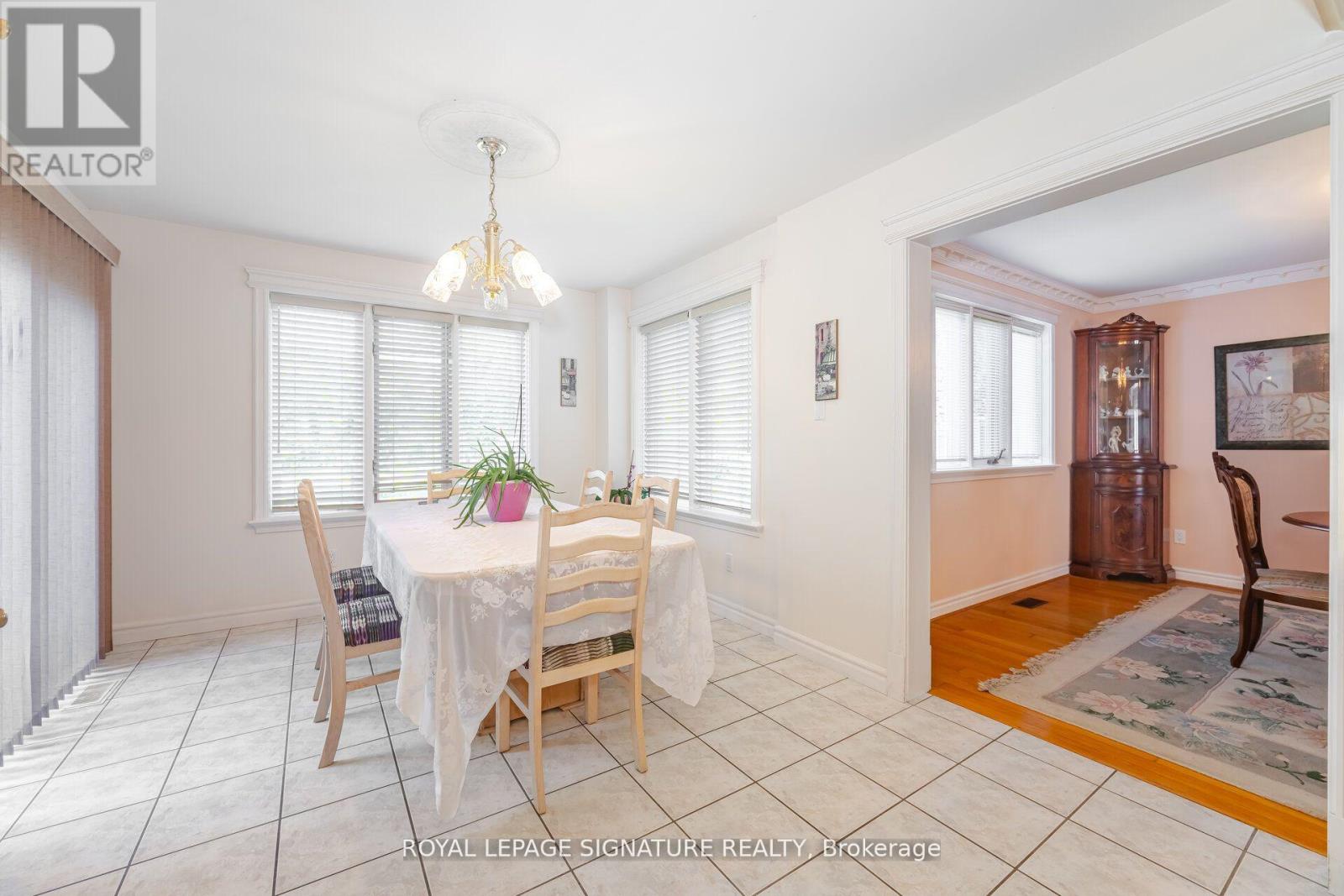 4097 Hickory Drive, Mississauga, Ontario  L4W 1L1 - Photo 19 - W12400488