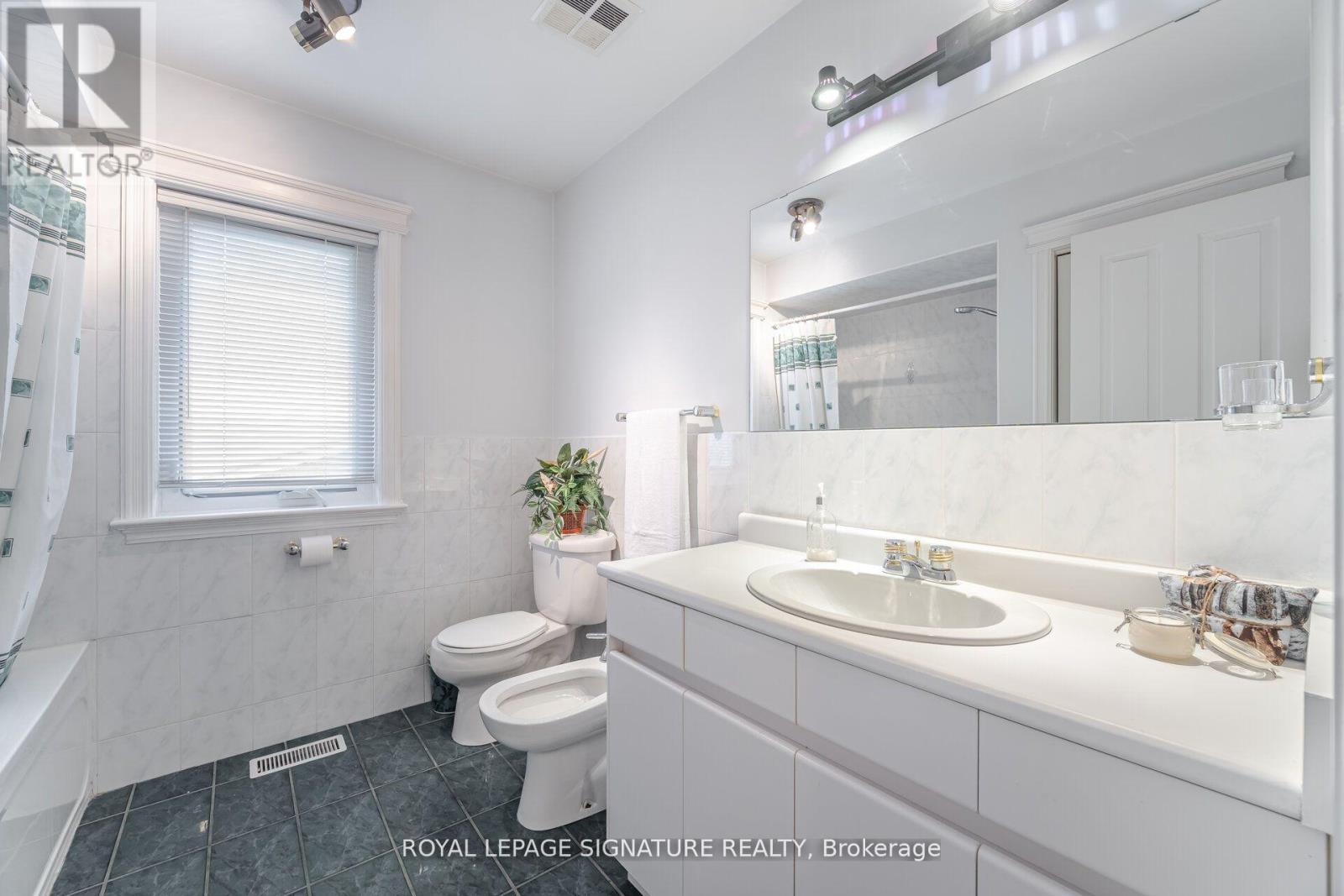 4097 Hickory Drive, Mississauga, Ontario  L4W 1L1 - Photo 41 - W12400488