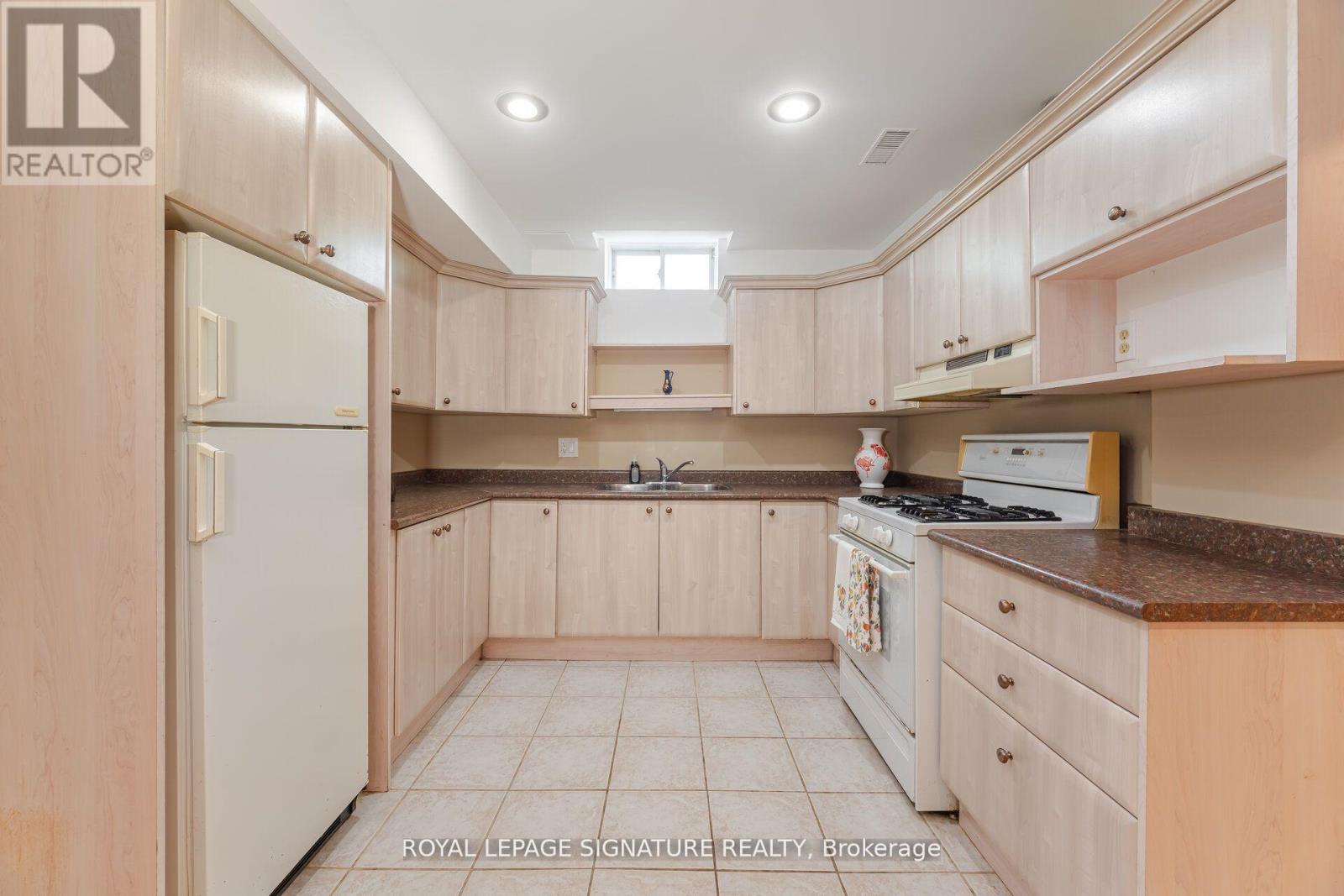 4097 Hickory Drive, Mississauga, Ontario  L4W 1L1 - Photo 45 - W12400488
