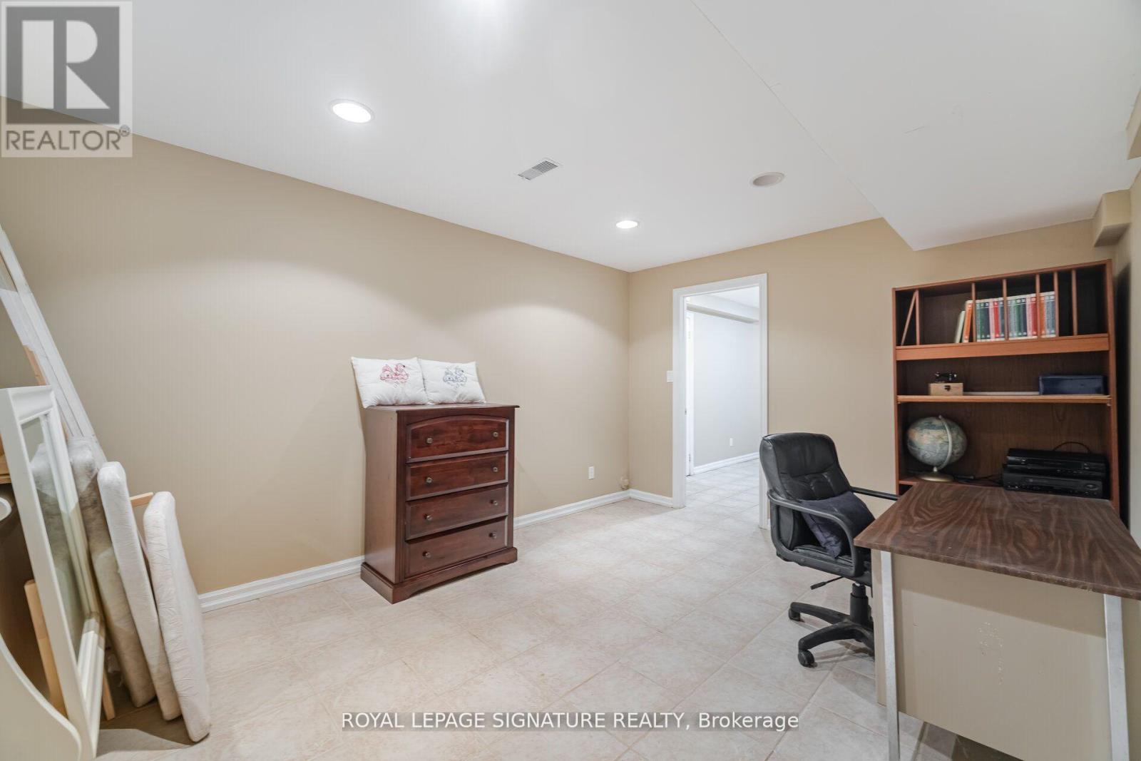 4097 Hickory Drive, Mississauga, Ontario  L4W 1L1 - Photo 47 - W12400488