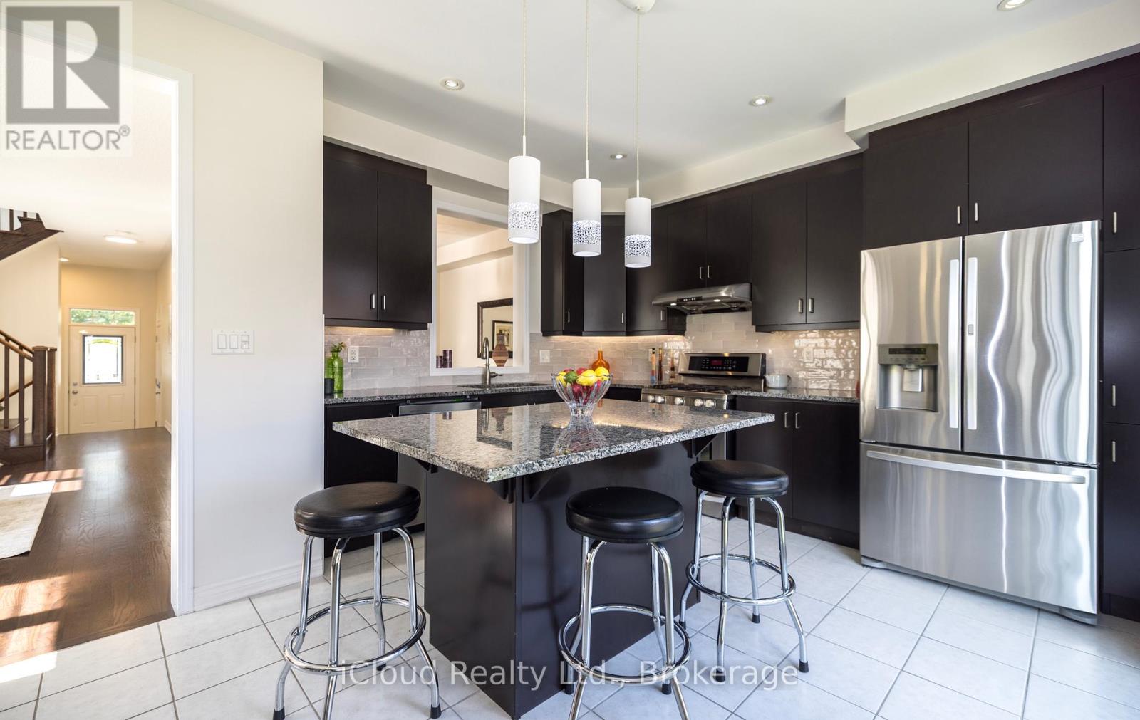 954 Penson Crescent, Milton (Co Coates), Ontario  L9T 8Z7 - Photo 11 - W12400504
