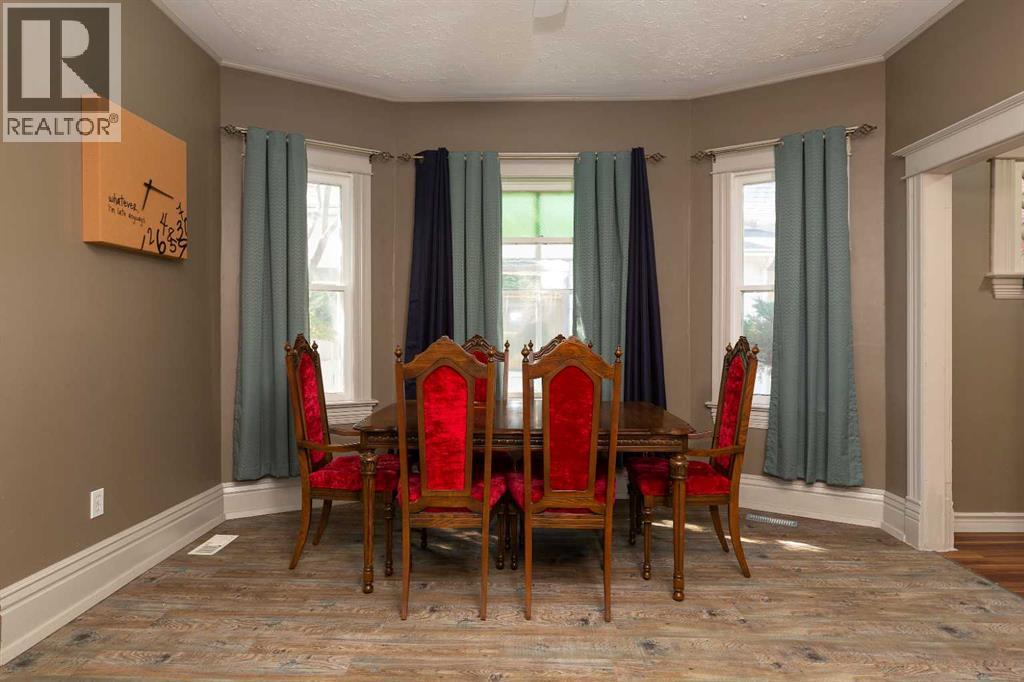 Property at 1210 6 Avenue S image 4