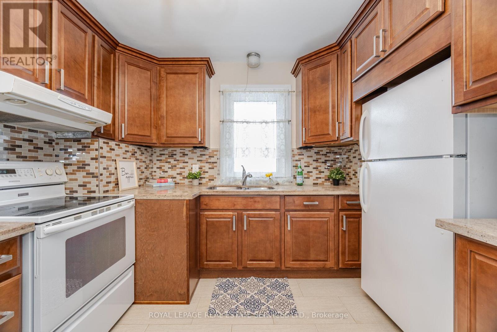 46 Cardigan Road, Toronto, Ontario  M8Z 2W2 - Photo 15 - W12400595
