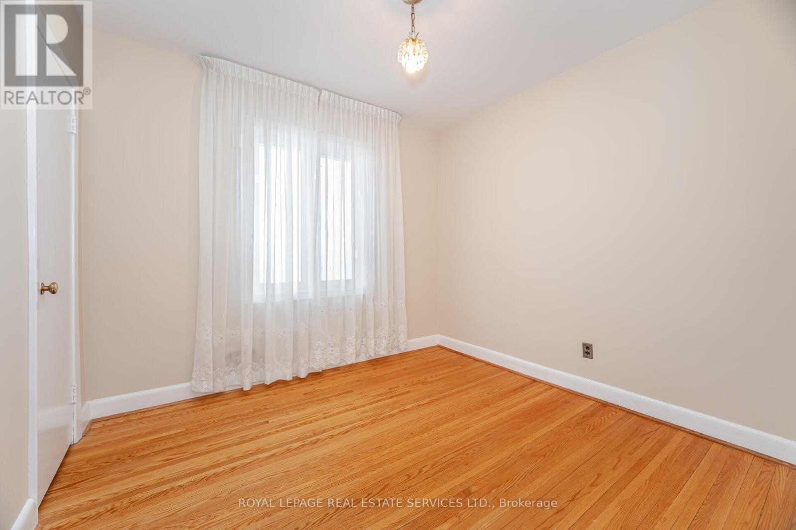 46 Cardigan Road, Toronto, Ontario  M8Z 2W2 - Photo 24 - W12400595