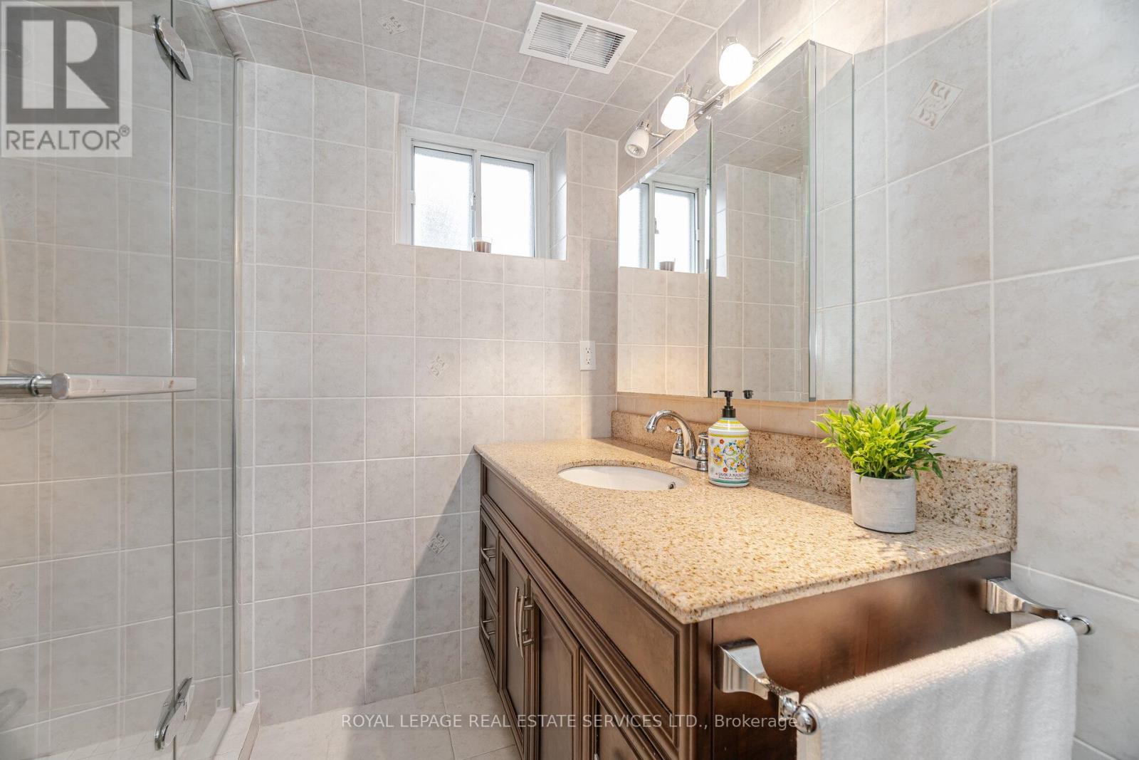46 Cardigan Road, Toronto, Ontario  M8Z 2W2 - Photo 35 - W12400595