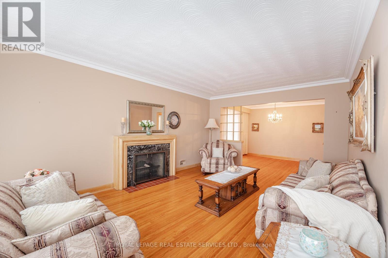 46 Cardigan Road, Toronto, Ontario  M8Z 2W2 - Photo 8 - W12400595