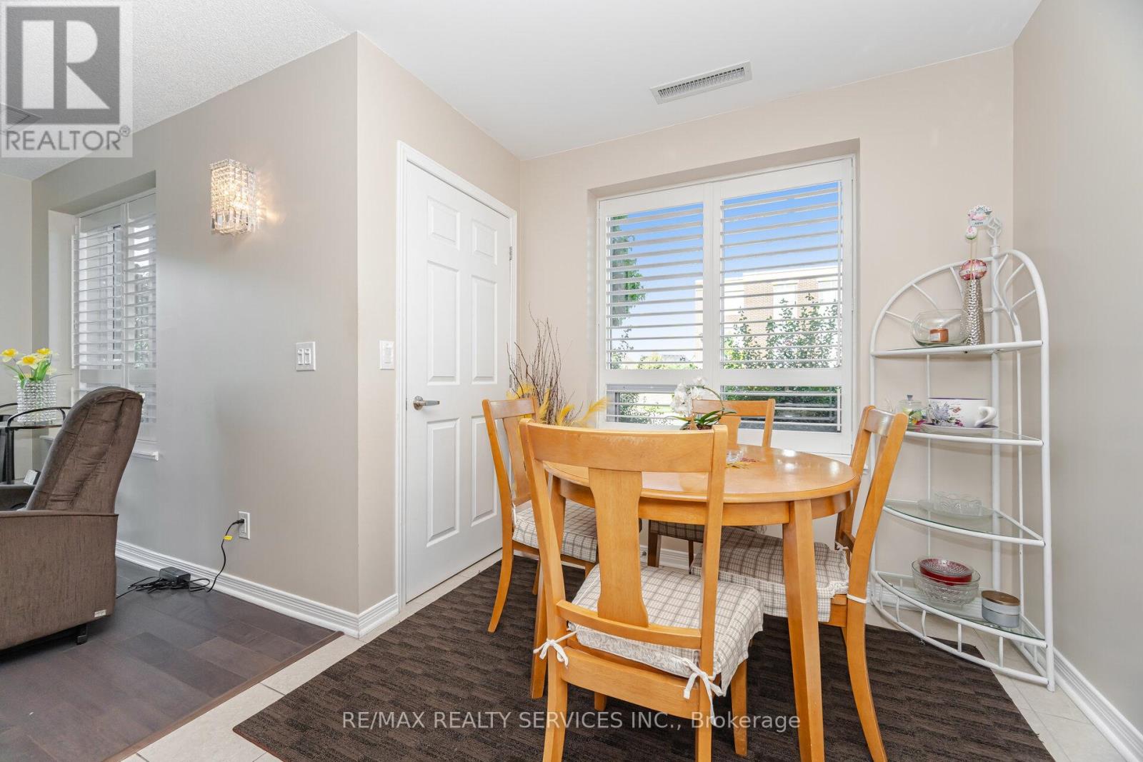 105 - 60 Via Rosedale Way, Brampton (Sandringham-Wellington), Ontario  L6R 3X6 - Photo 12 - W12400605