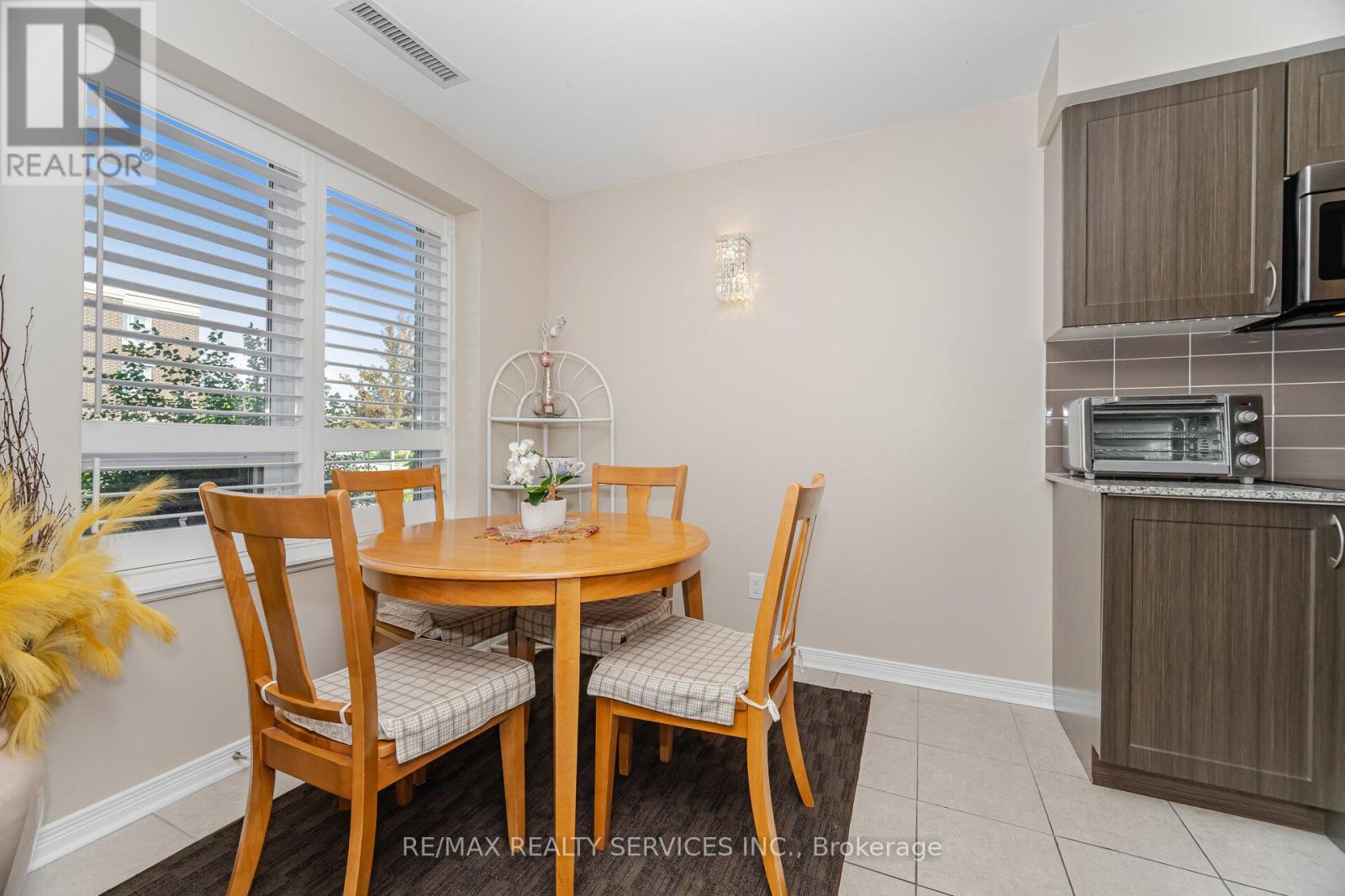 105 - 60 Via Rosedale Way, Brampton (Sandringham-Wellington), Ontario  L6R 3X6 - Photo 13 - W12400605