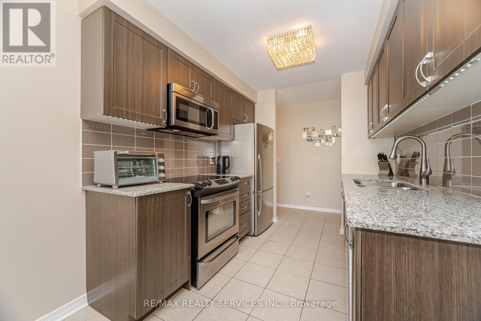 105 - 60 Via Rosedale Way, Brampton (Sandringham-Wellington), Ontario  L6R 3X6 - Photo 14 - W12400605