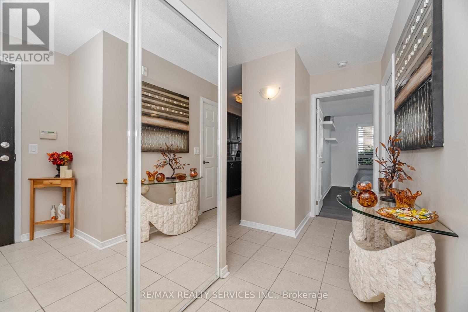 105 - 60 Via Rosedale Way, Brampton (Sandringham-Wellington), Ontario  L6R 3X6 - Photo 6 - W12400605