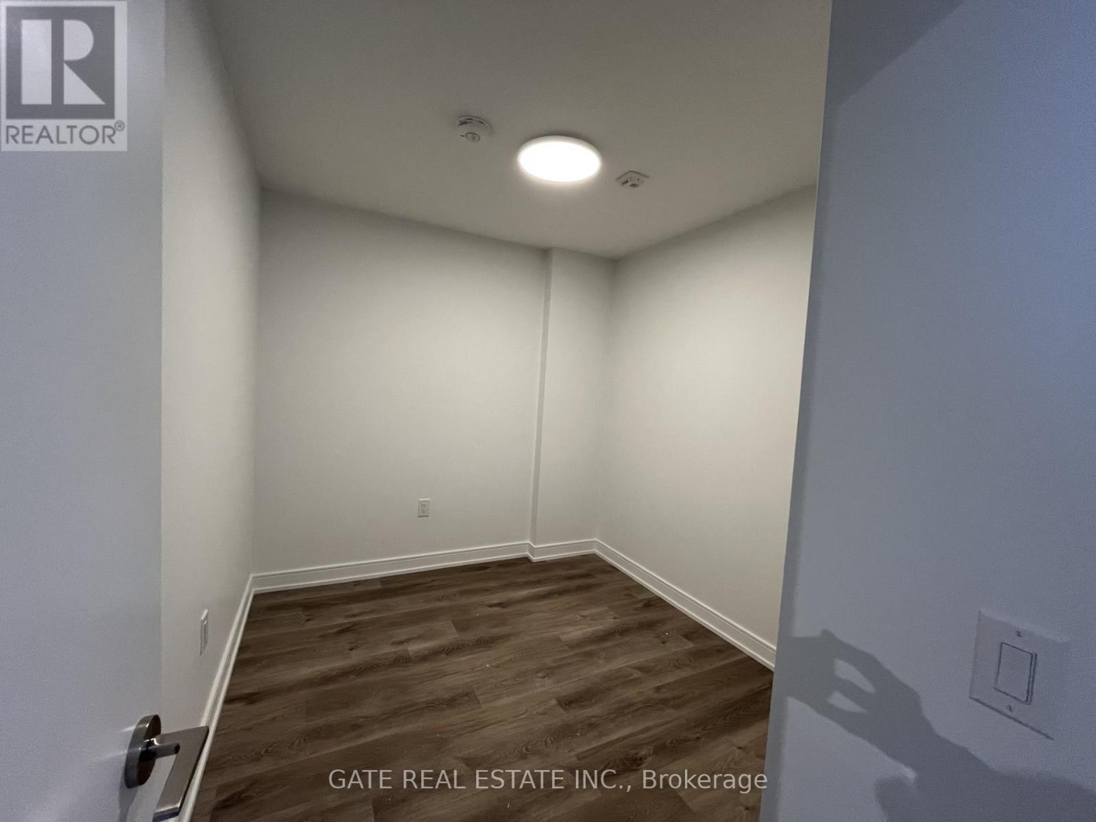 1002 - 3009 Novar Road, Mississauga, Ontario  L5B 0P9 - Photo 12 - W12400615