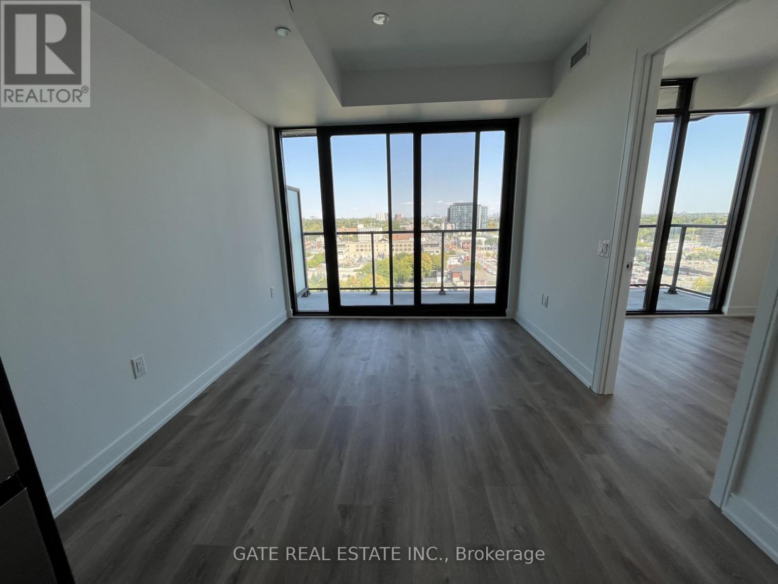 1002 - 3009 Novar Road, Mississauga, Ontario  L5B 0P9 - Photo 2 - W12400615