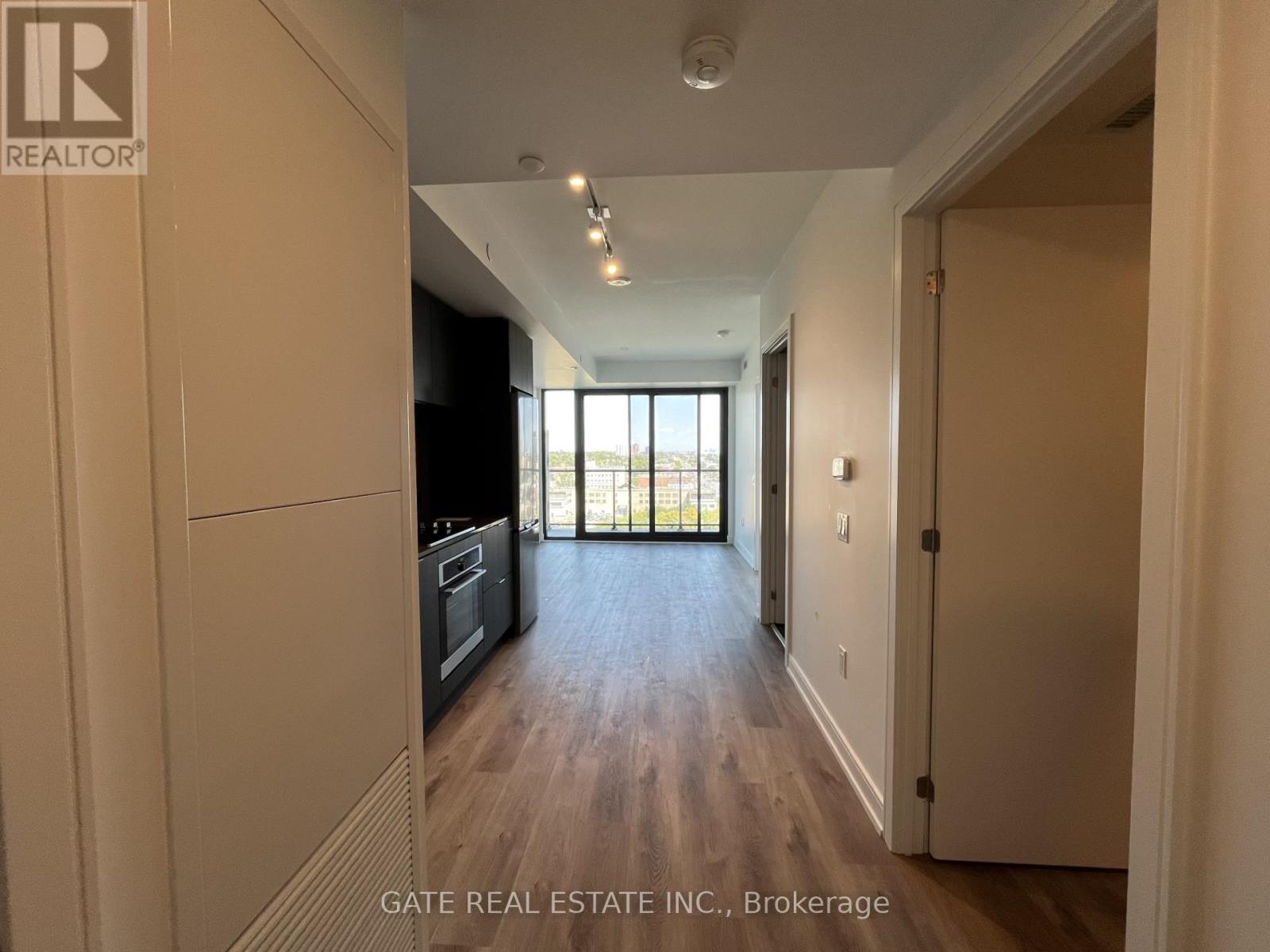 1002 - 3009 Novar Road, Mississauga, Ontario  L5B 0P9 - Photo 3 - W12400615