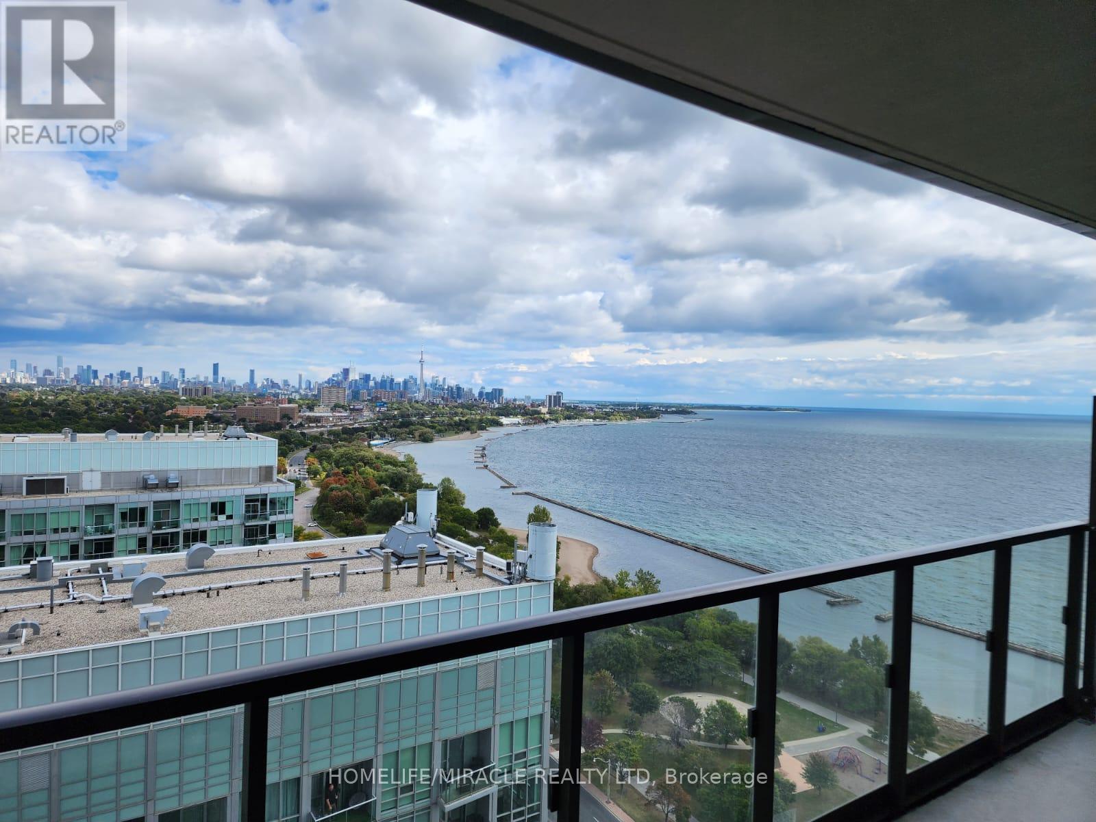 1926 Lakeshore Boulevard, Toronto, Ontario  M6S 1A1 - Photo 10 - W12400618