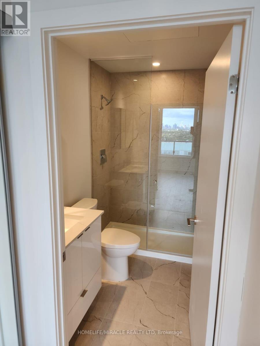1926 Lakeshore Boulevard, Toronto, Ontario  M6S 1A1 - Photo 19 - W12400618