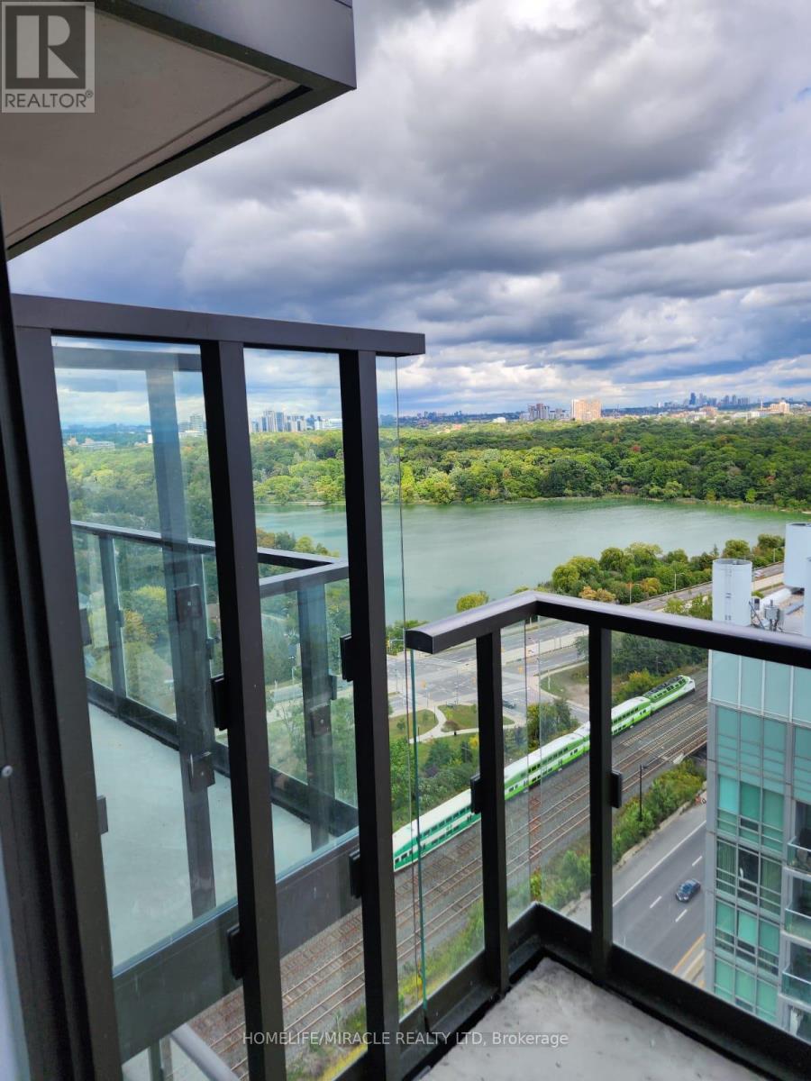 1926 Lakeshore Boulevard, Toronto, Ontario  M6S 1A1 - Photo 20 - W12400618
