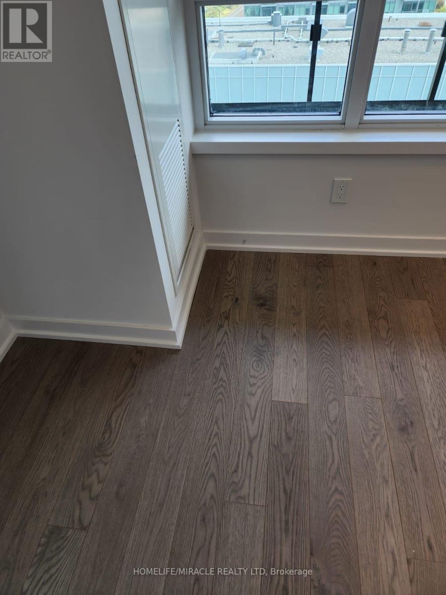 1926 Lakeshore Boulevard, Toronto, Ontario  M6S 1A1 - Photo 22 - W12400618