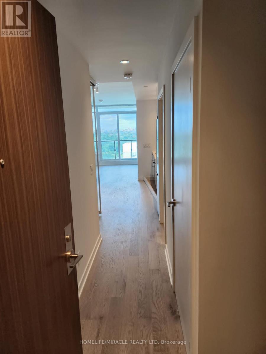 1926 Lakeshore Boulevard, Toronto, Ontario  M6S 1A1 - Photo 28 - W12400618