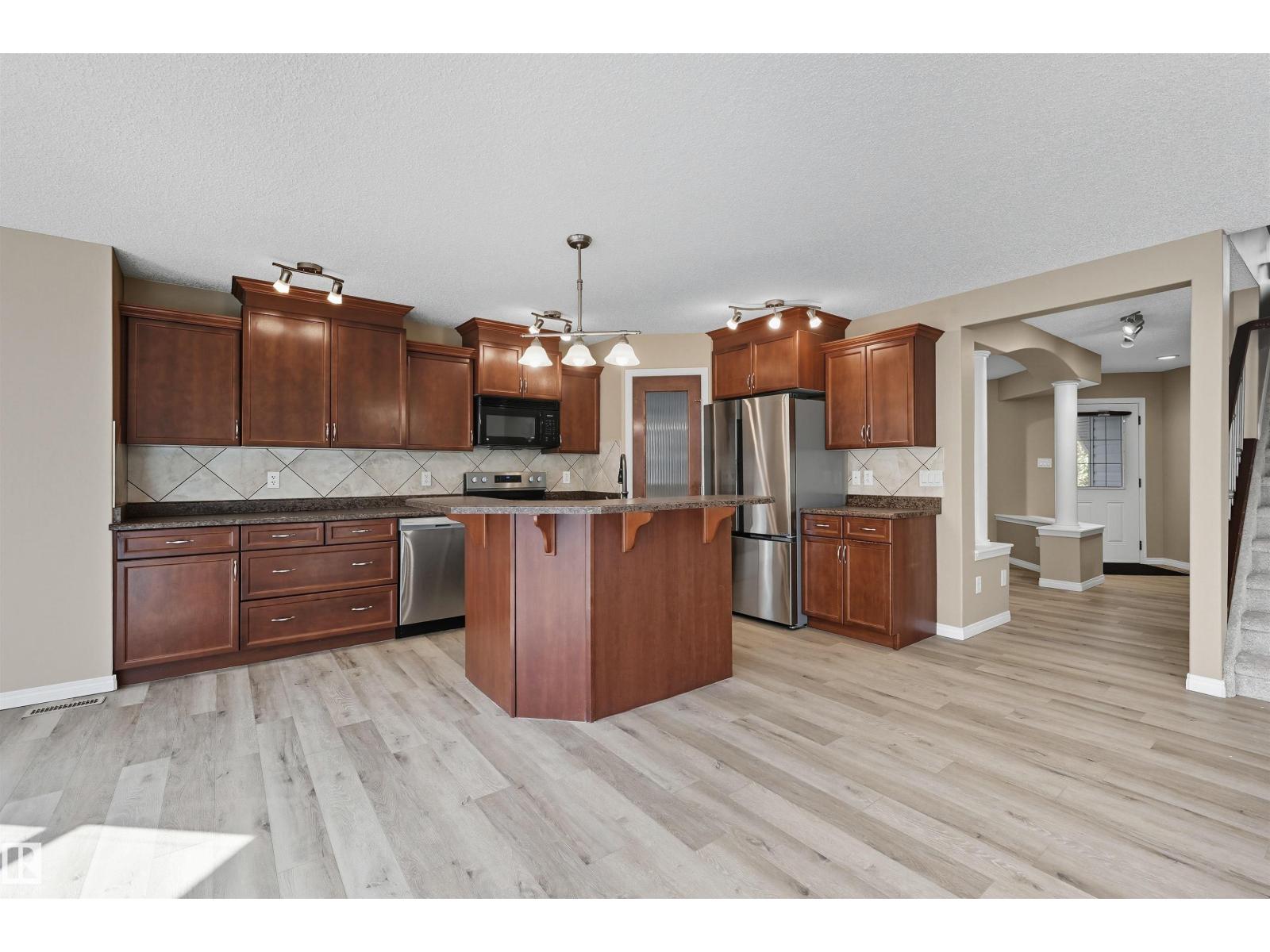 6919 Strom Ln Nw, Edmonton, Alberta  T6R 0G3 - Photo 13 - E4457523