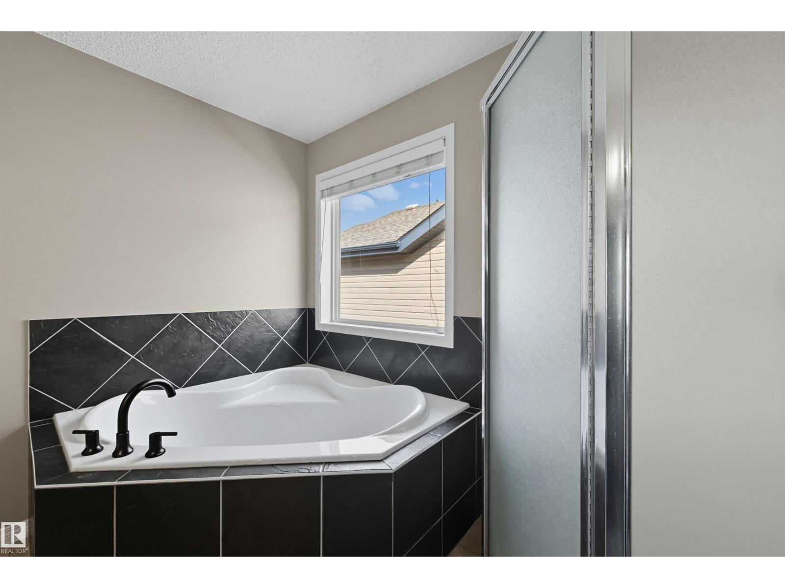 6919 Strom Ln Nw, Edmonton, Alberta  T6R 0G3 - Photo 34 - E4457523