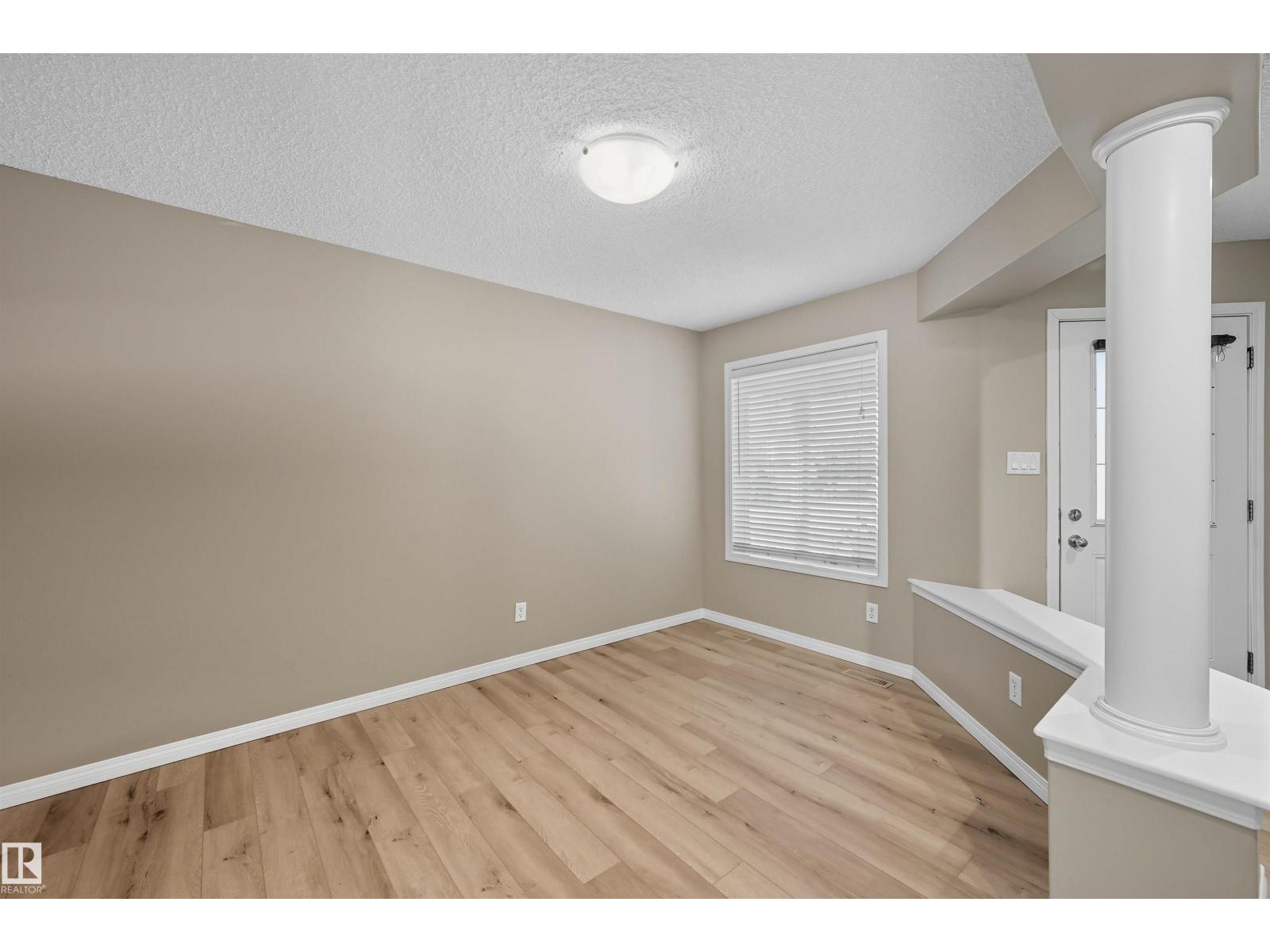 6919 Strom Ln Nw, Edmonton, Alberta  T6R 0G3 - Photo 4 - E4457523