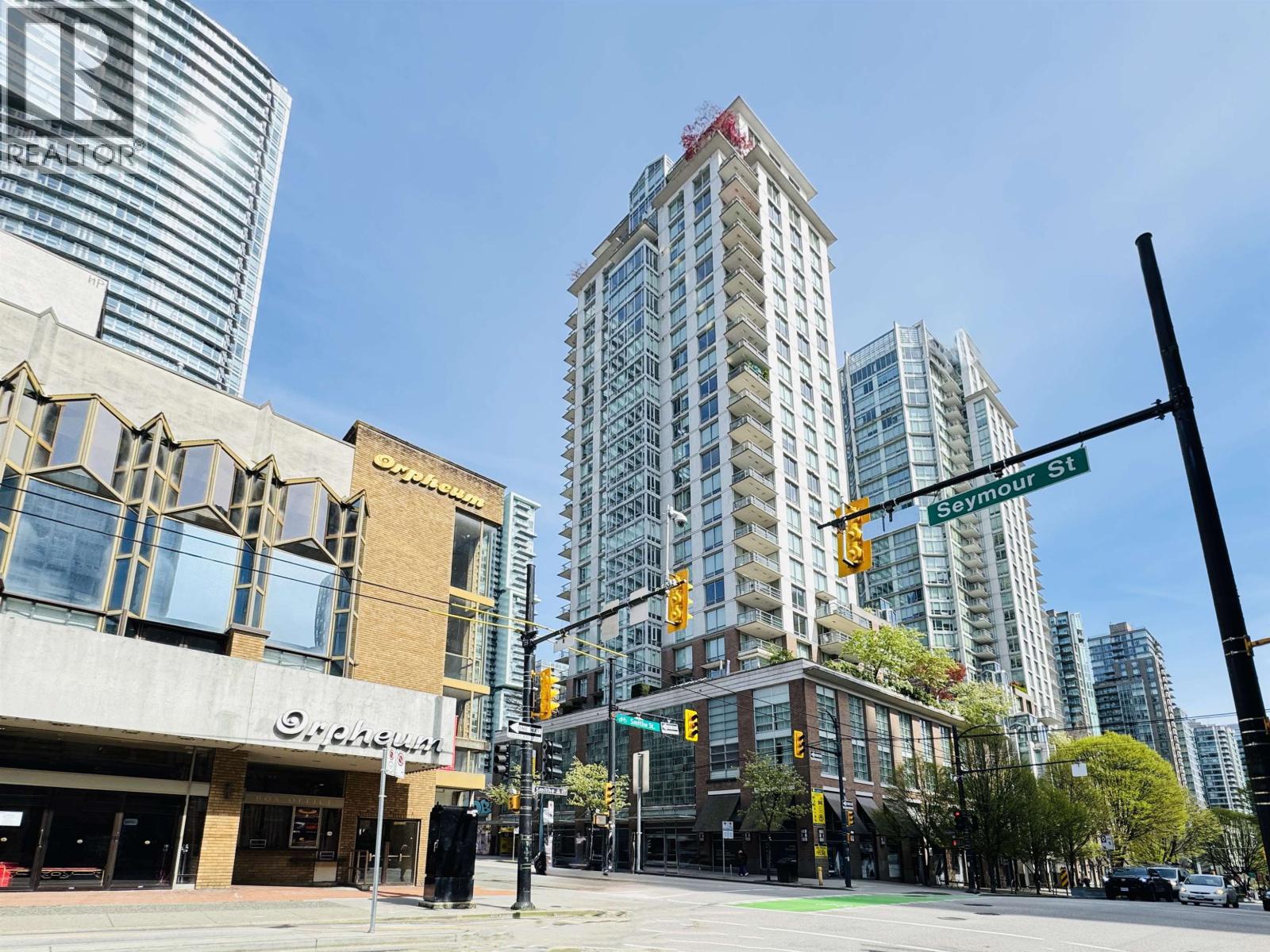 2004 565 SMITHE STREET, Vancouver, British Columbia