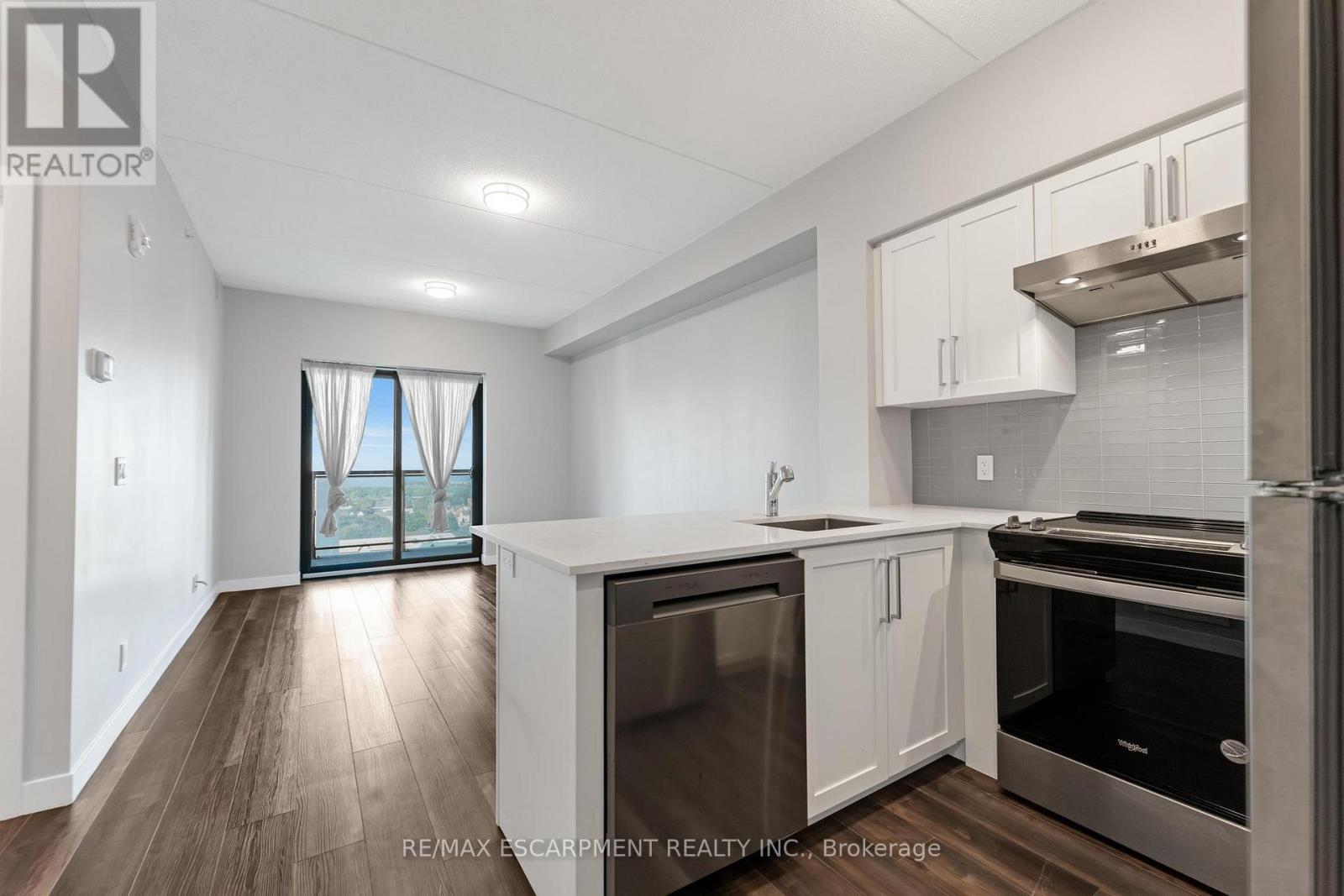 1210 - 15 Queen Street S, Hamilton, Ontario  L8P 0C6 - Photo 4 - X12400479
