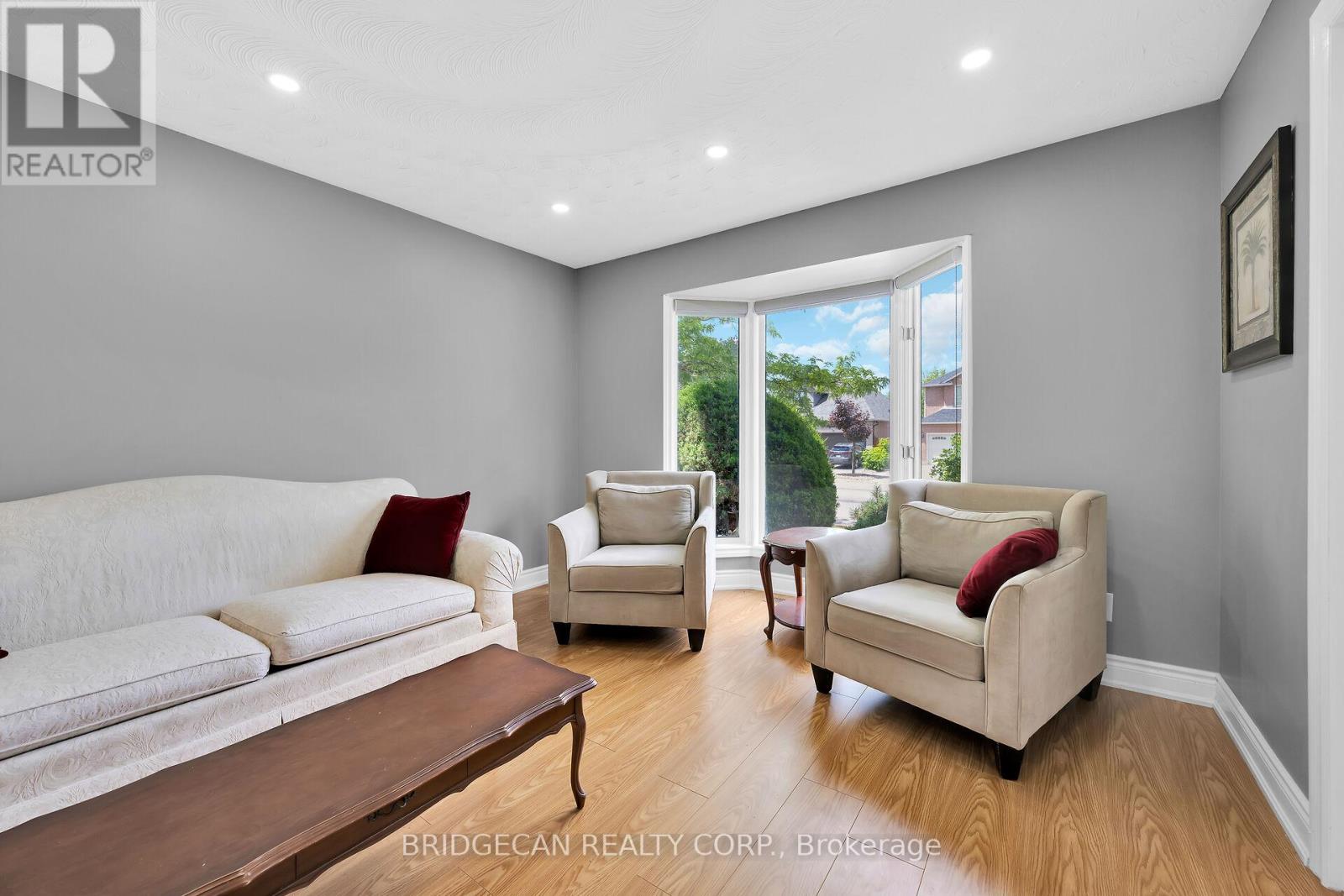 25 Highbury Drive, Hamilton, Ontario  L8J 2T3 - Photo 15 - X12400493