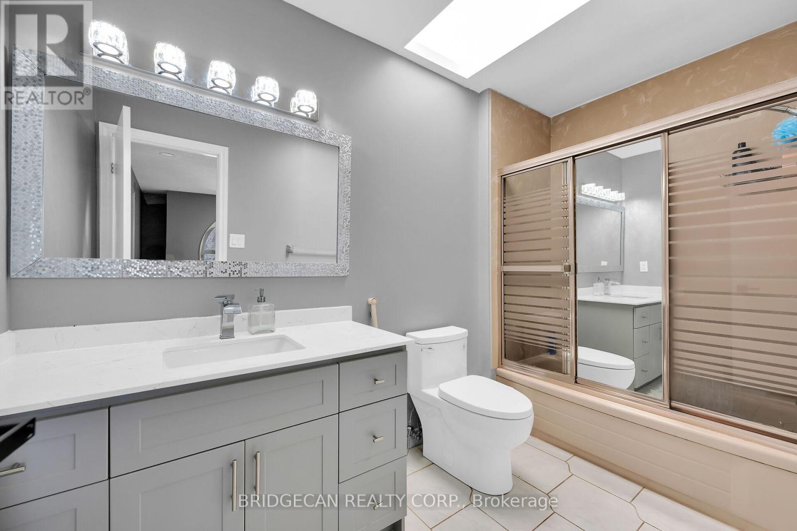 25 Highbury Drive, Hamilton, Ontario  L8J 2T3 - Photo 28 - X12400493